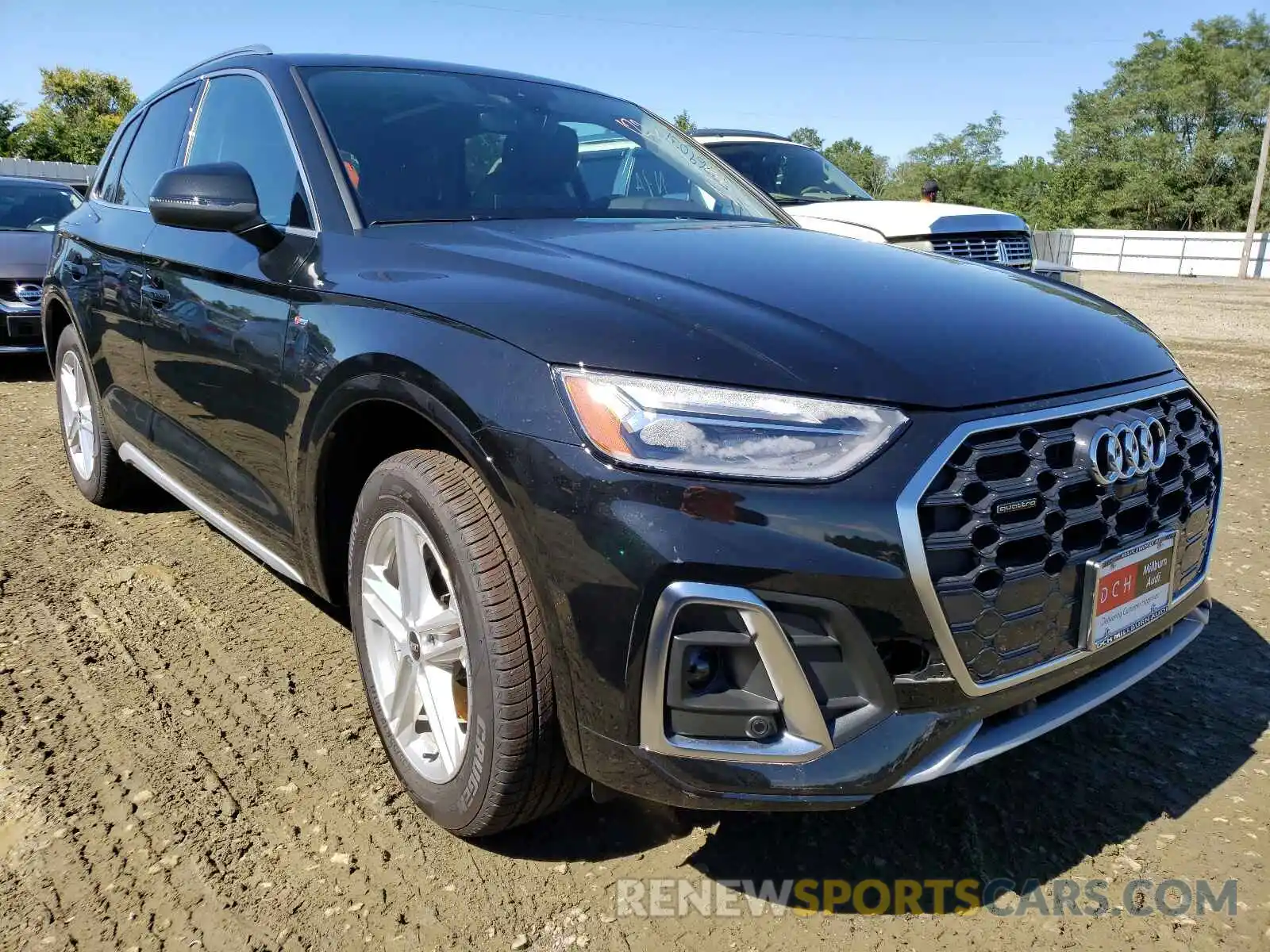 1 Photograph of a damaged car WA1E2BFY8M2135000 AUDI Q5 2021