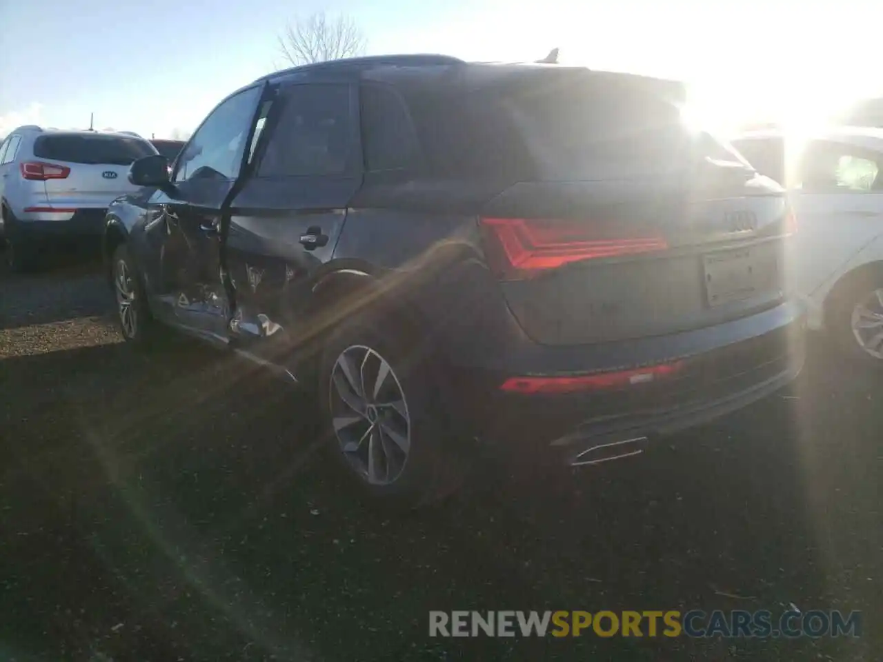 3 Photograph of a damaged car WA1EAAFY0M2057096 AUDI Q5 2021