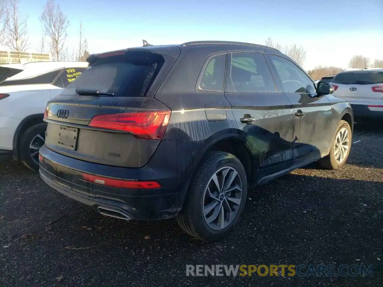 4 Photograph of a damaged car WA1EAAFY0M2057096 AUDI Q5 2021