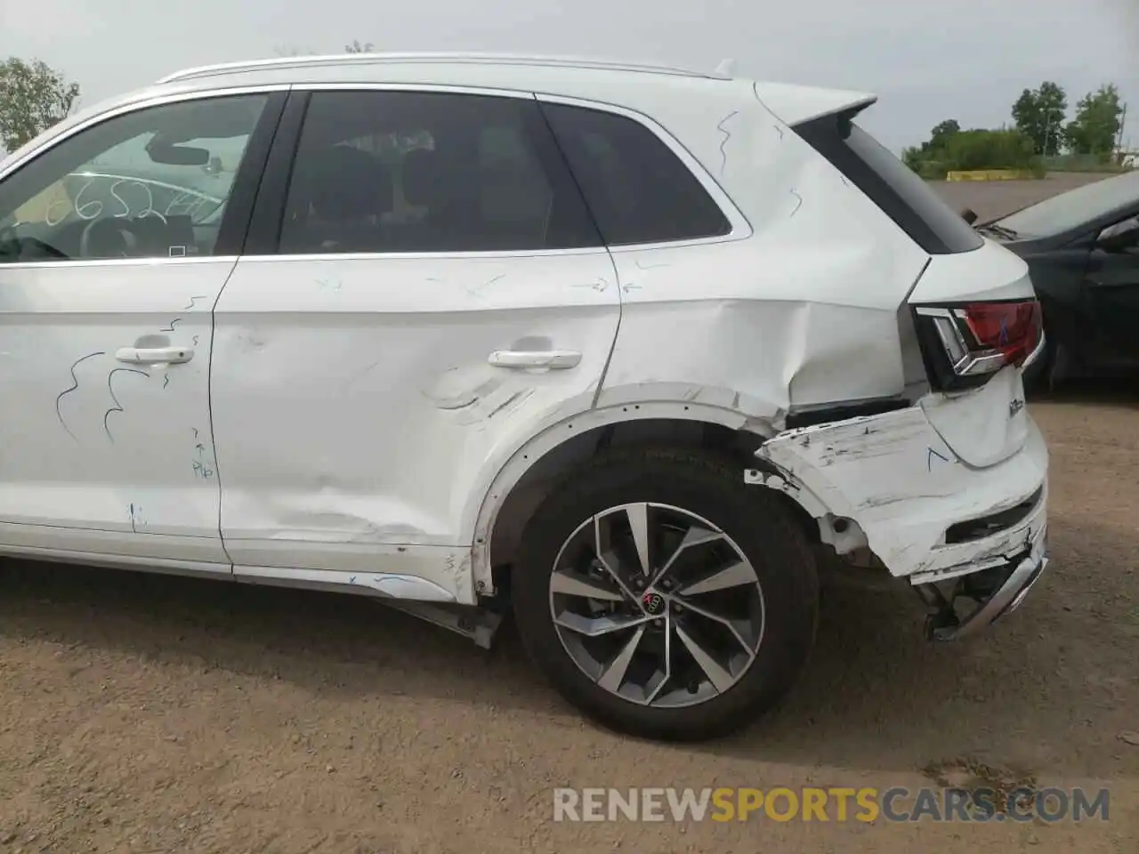 9 Photograph of a damaged car WA1EAAFY5M2094449 AUDI Q5 2021