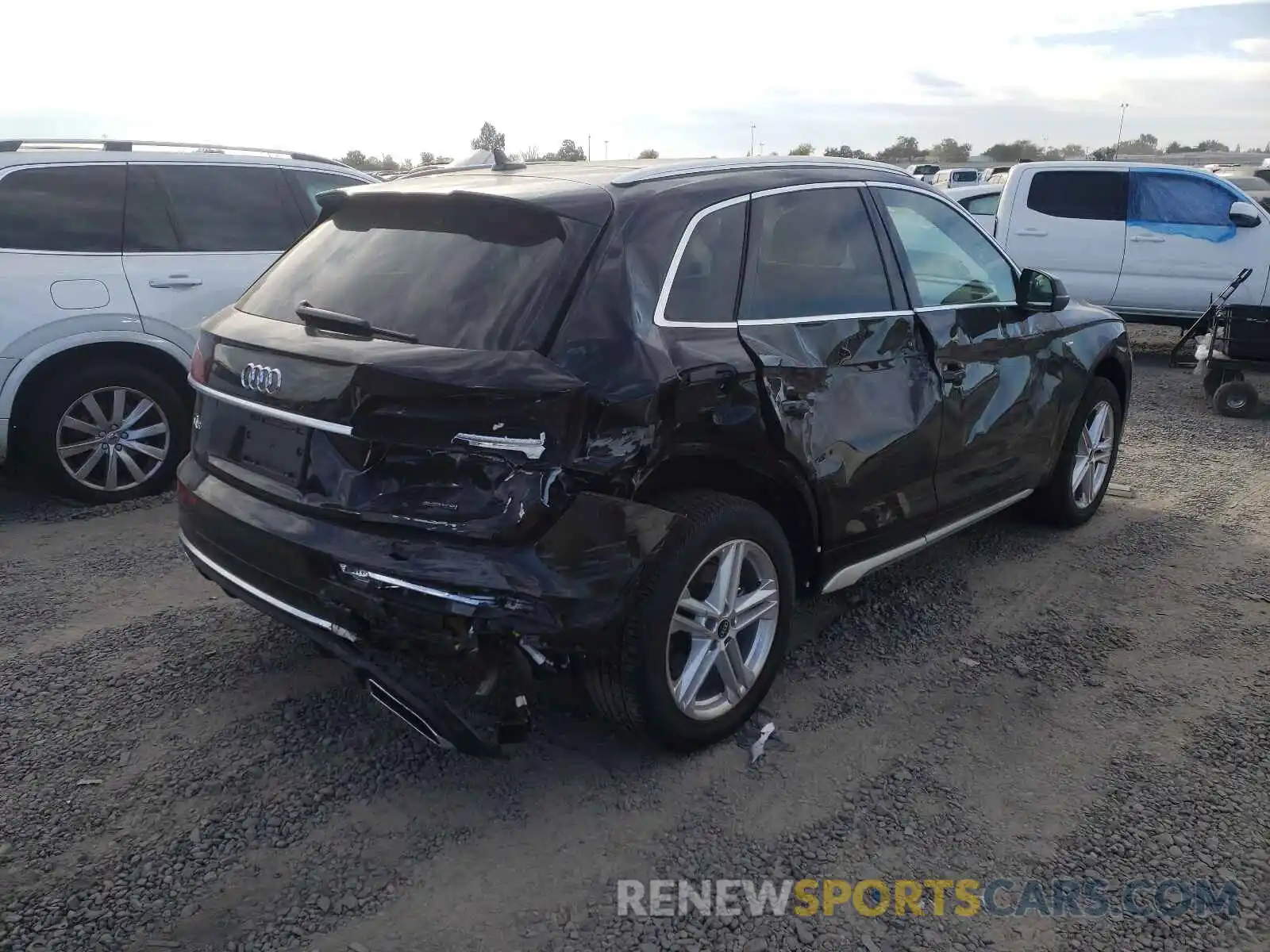 4 Photograph of a damaged car WA1F2BFY7M2047009 AUDI Q5 2021