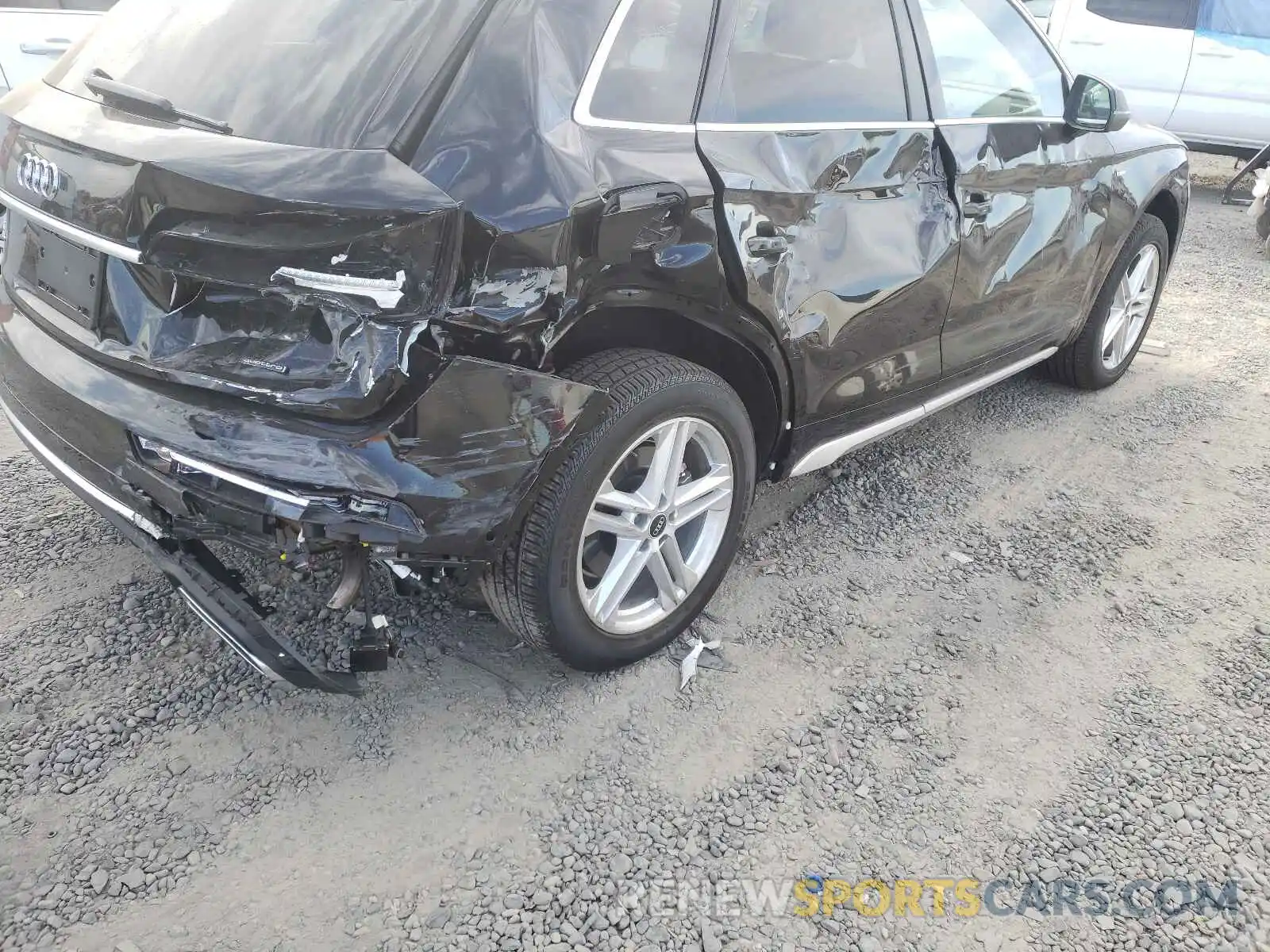 9 Photograph of a damaged car WA1F2BFY7M2047009 AUDI Q5 2021