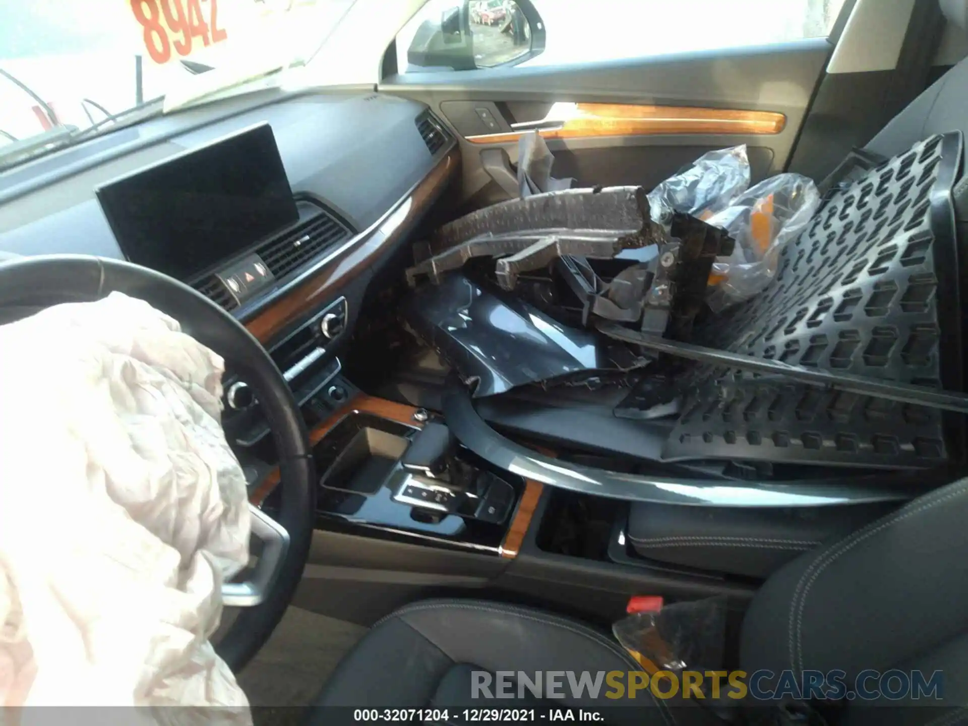 12 Photograph of a damaged car WA1G2AFY8M2022019 AUDI Q5 2021