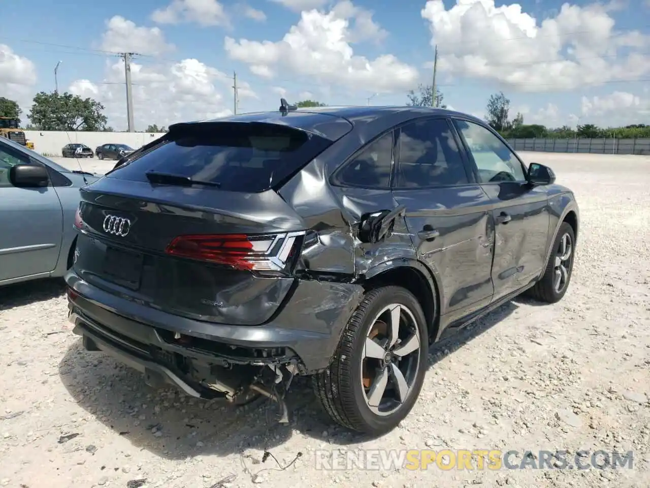 4 Photograph of a damaged car WA15AAFY4N2046541 AUDI Q5 2022