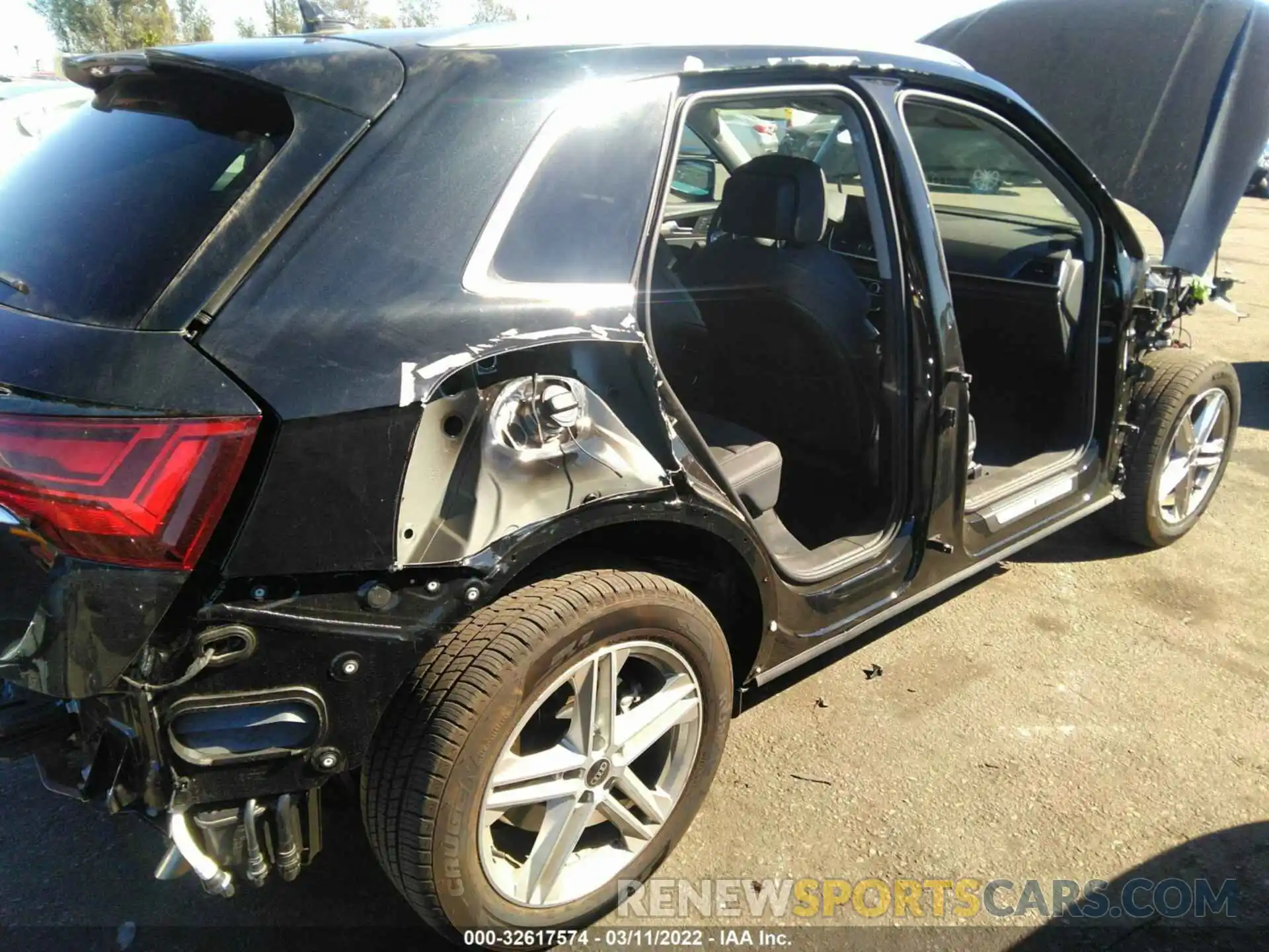 6 Photograph of a damaged car WA1E2AFY0N2012609 AUDI Q5 2022