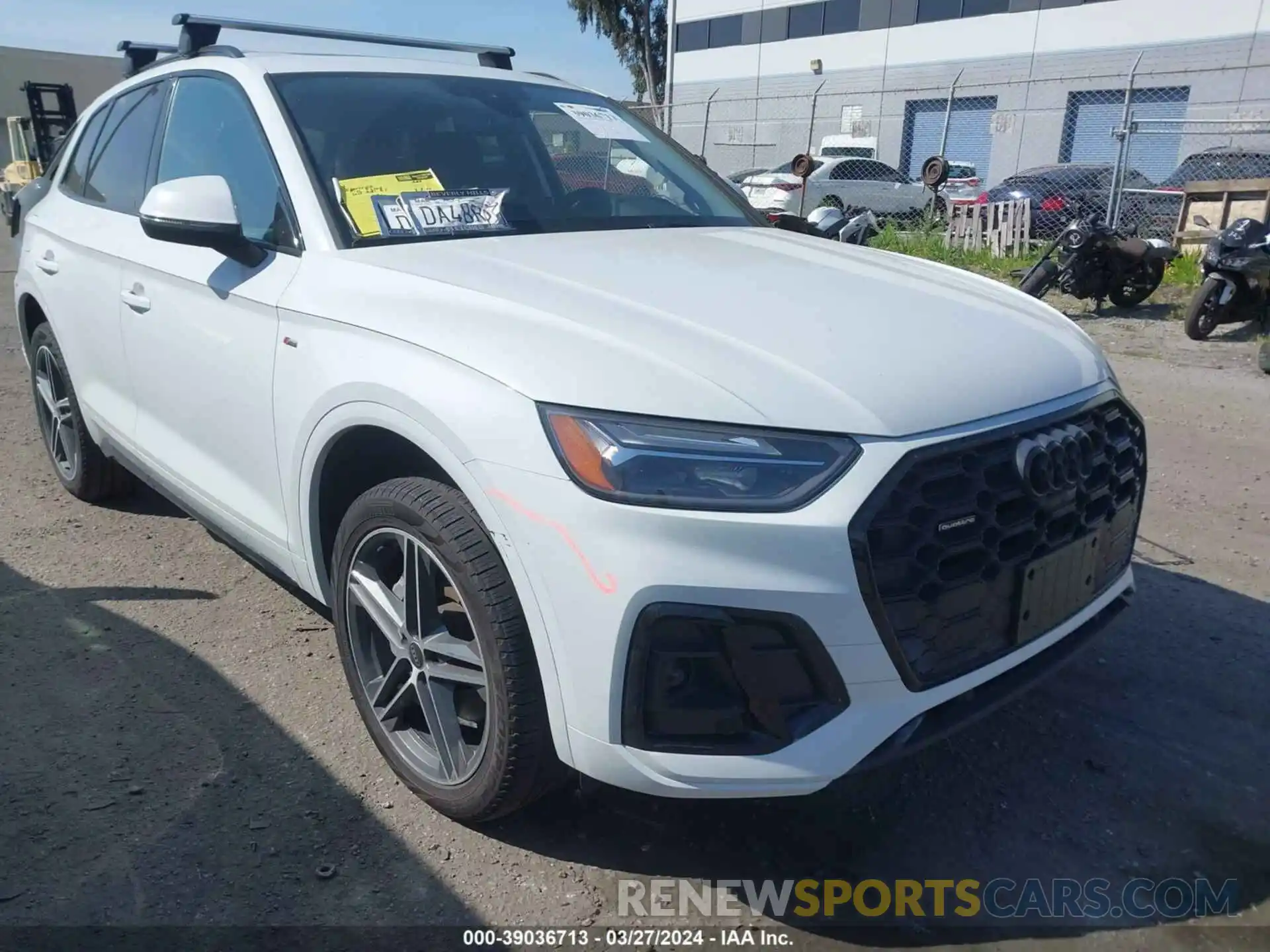 1 Photograph of a damaged car WA1E2AFY1N2081440 AUDI Q5 2022