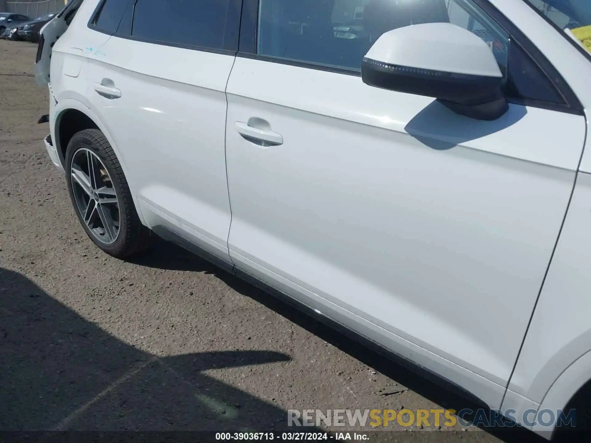 13 Photograph of a damaged car WA1E2AFY1N2081440 AUDI Q5 2022