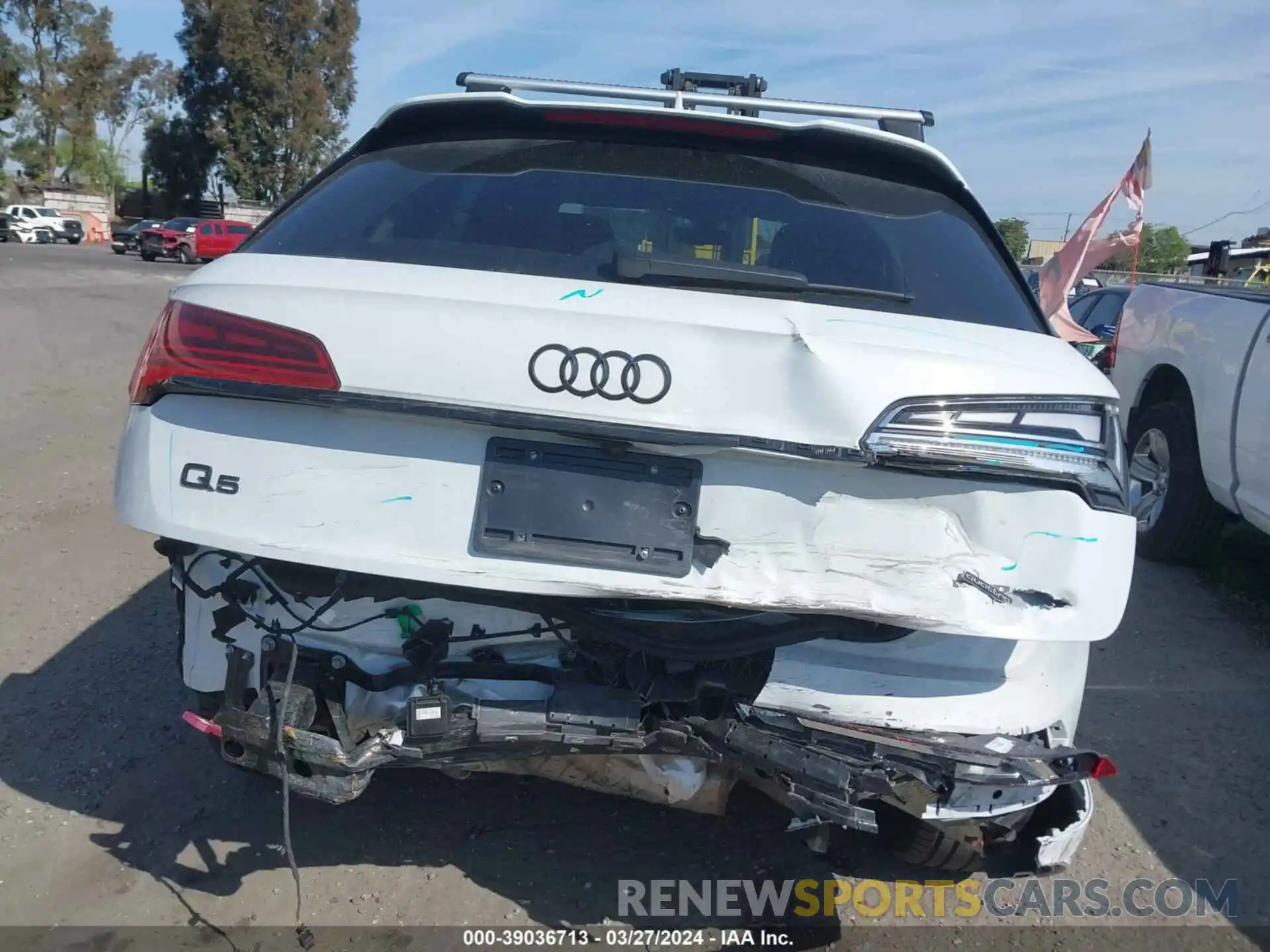 16 Photograph of a damaged car WA1E2AFY1N2081440 AUDI Q5 2022