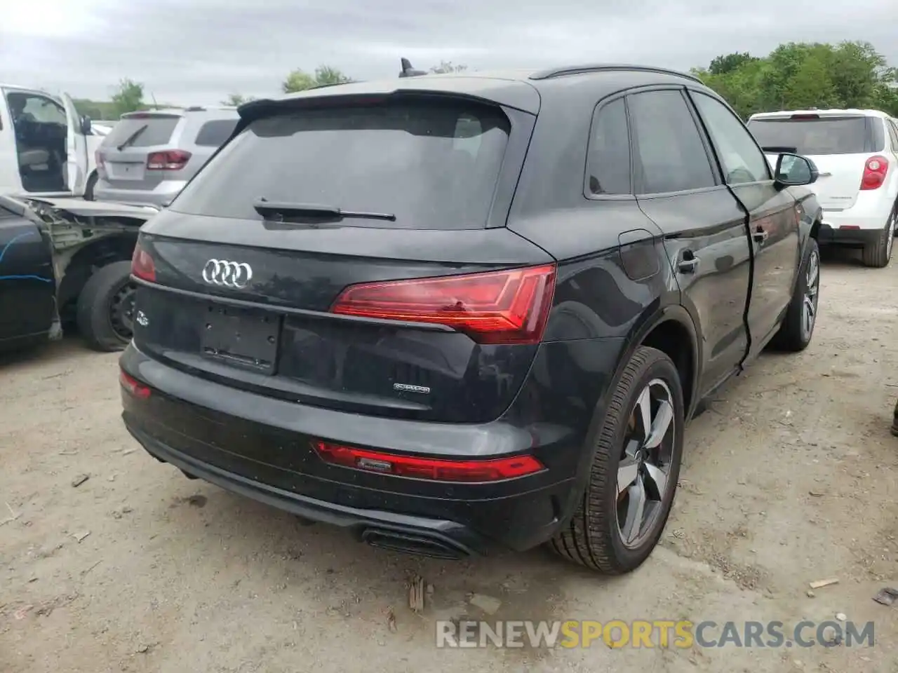 4 Photograph of a damaged car WA1EAAFY1N2005297 AUDI Q5 2022