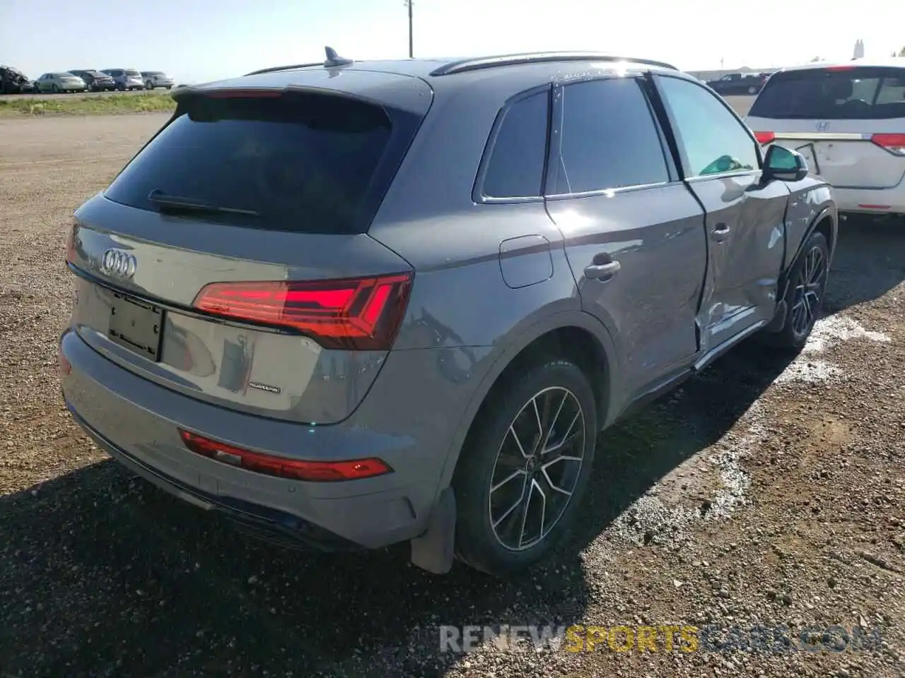 4 Photograph of a damaged car WA1EAAFY4N2022496 AUDI Q5 2022