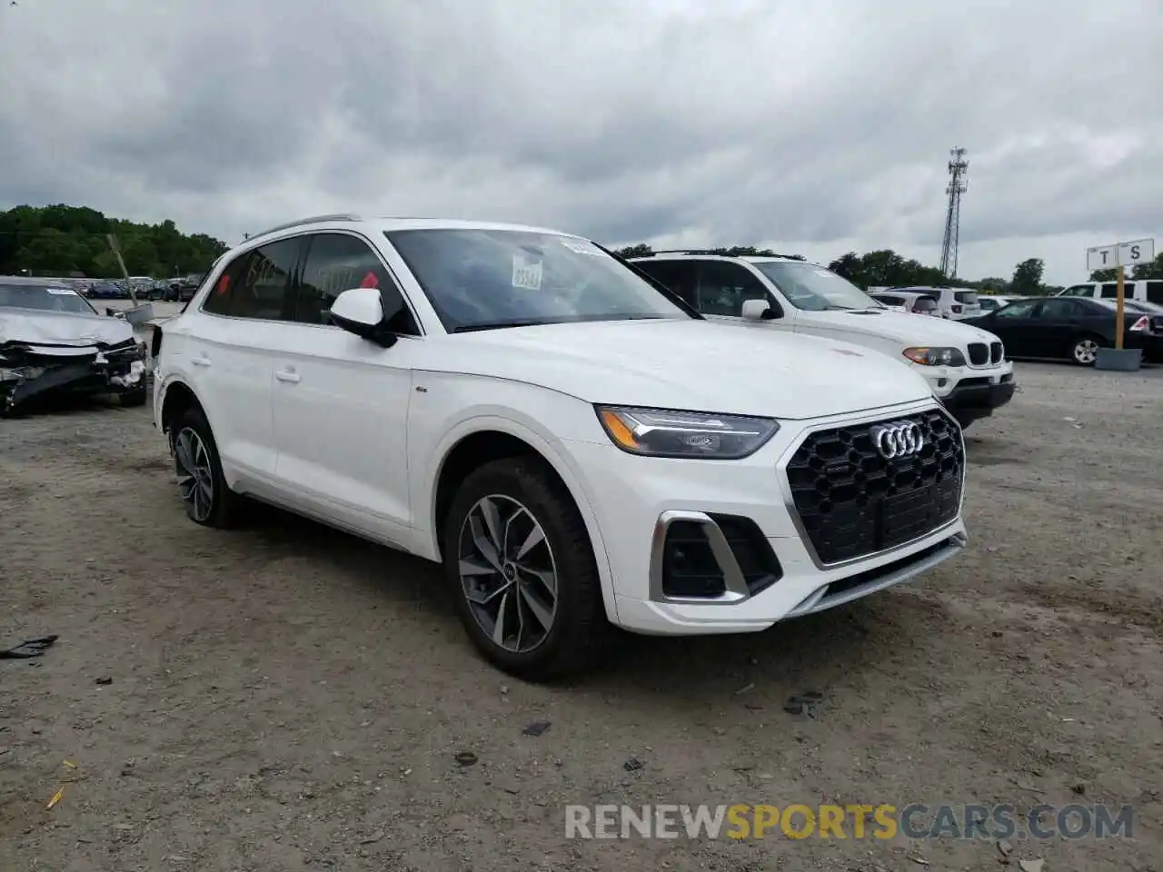 1 Photograph of a damaged car WA1EAAFY4N2046183 AUDI Q5 2022