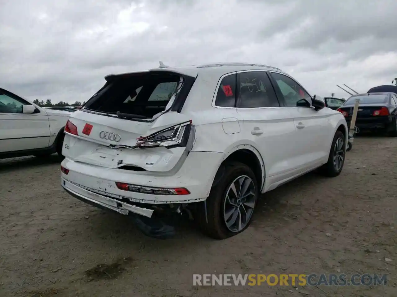 4 Photograph of a damaged car WA1EAAFY4N2046183 AUDI Q5 2022