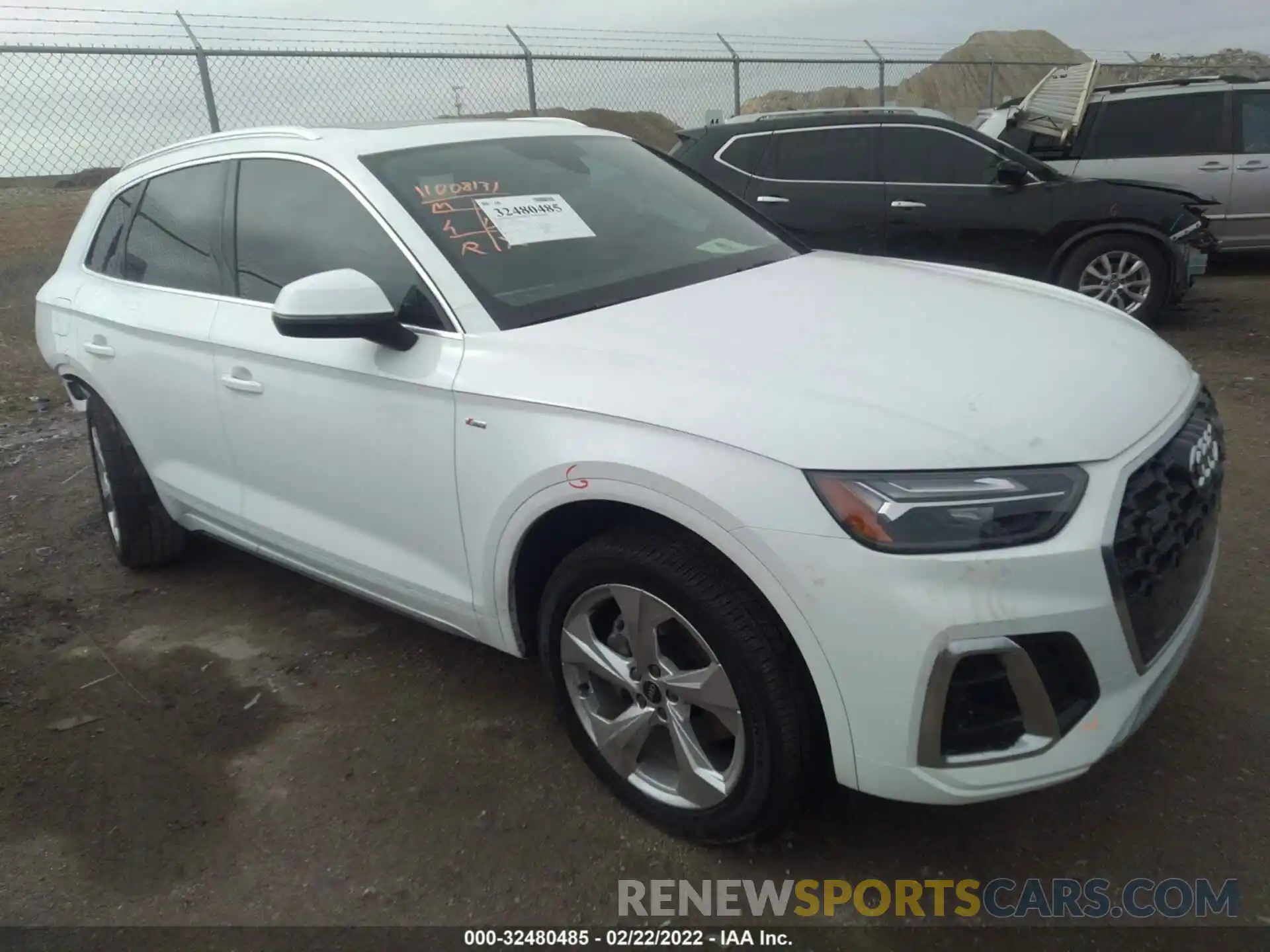 1 Photograph of a damaged car WA1EAAFY5N2008395 AUDI Q5 2022