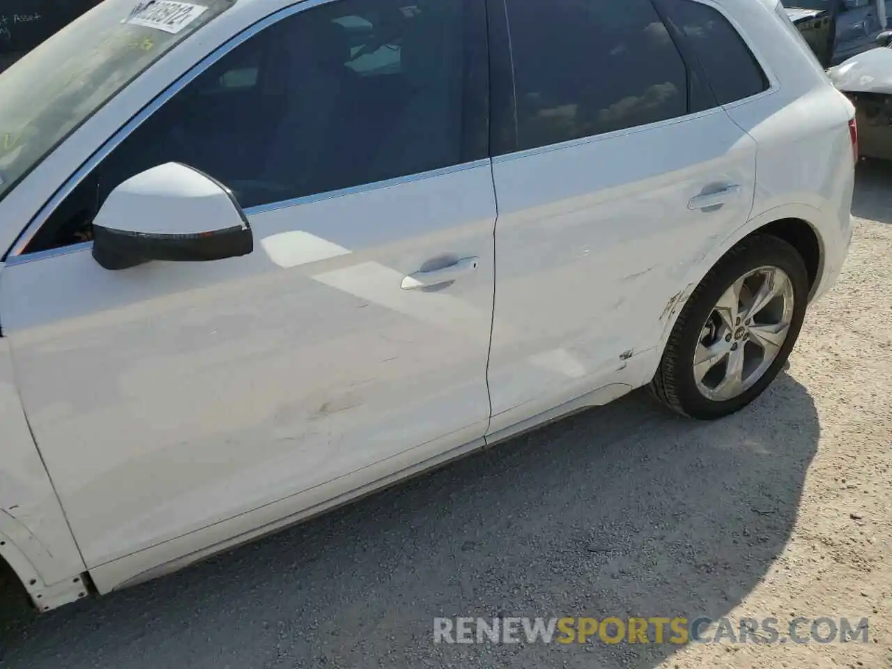 10 Photograph of a damaged car WA1EAAFY5N2086885 AUDI Q5 2022