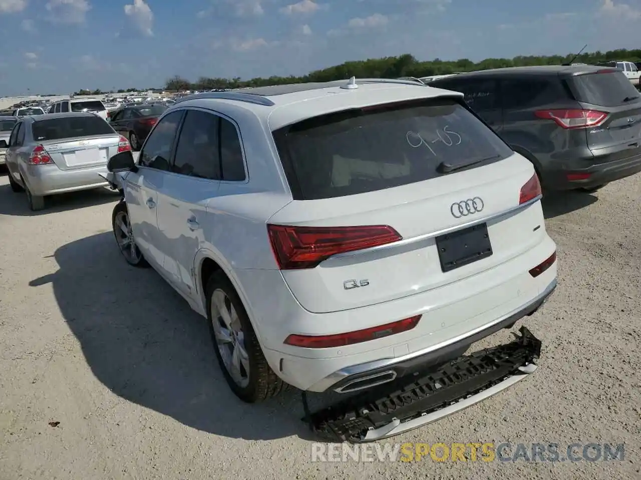 3 Photograph of a damaged car WA1EAAFY5N2086885 AUDI Q5 2022