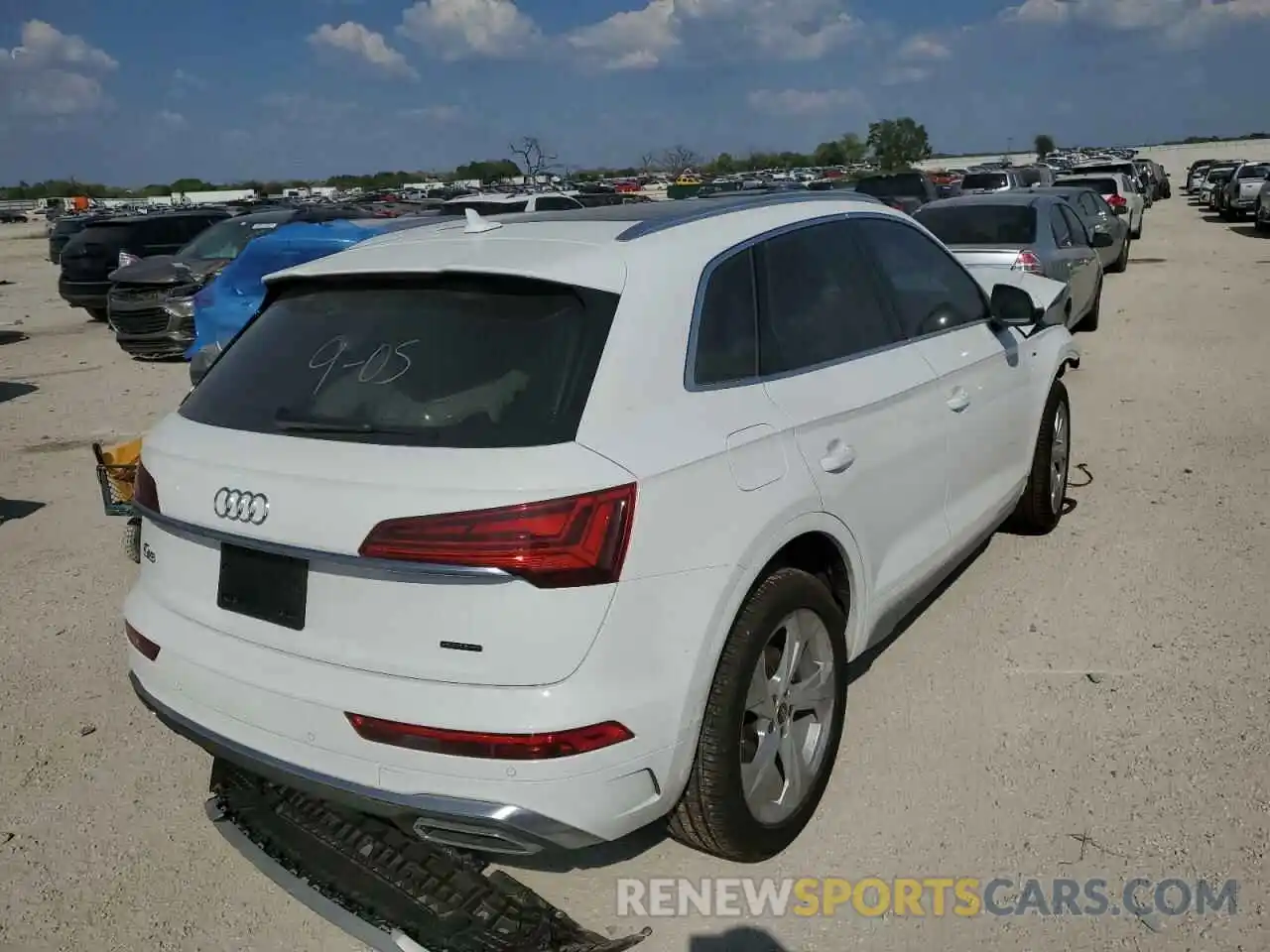 4 Photograph of a damaged car WA1EAAFY5N2086885 AUDI Q5 2022