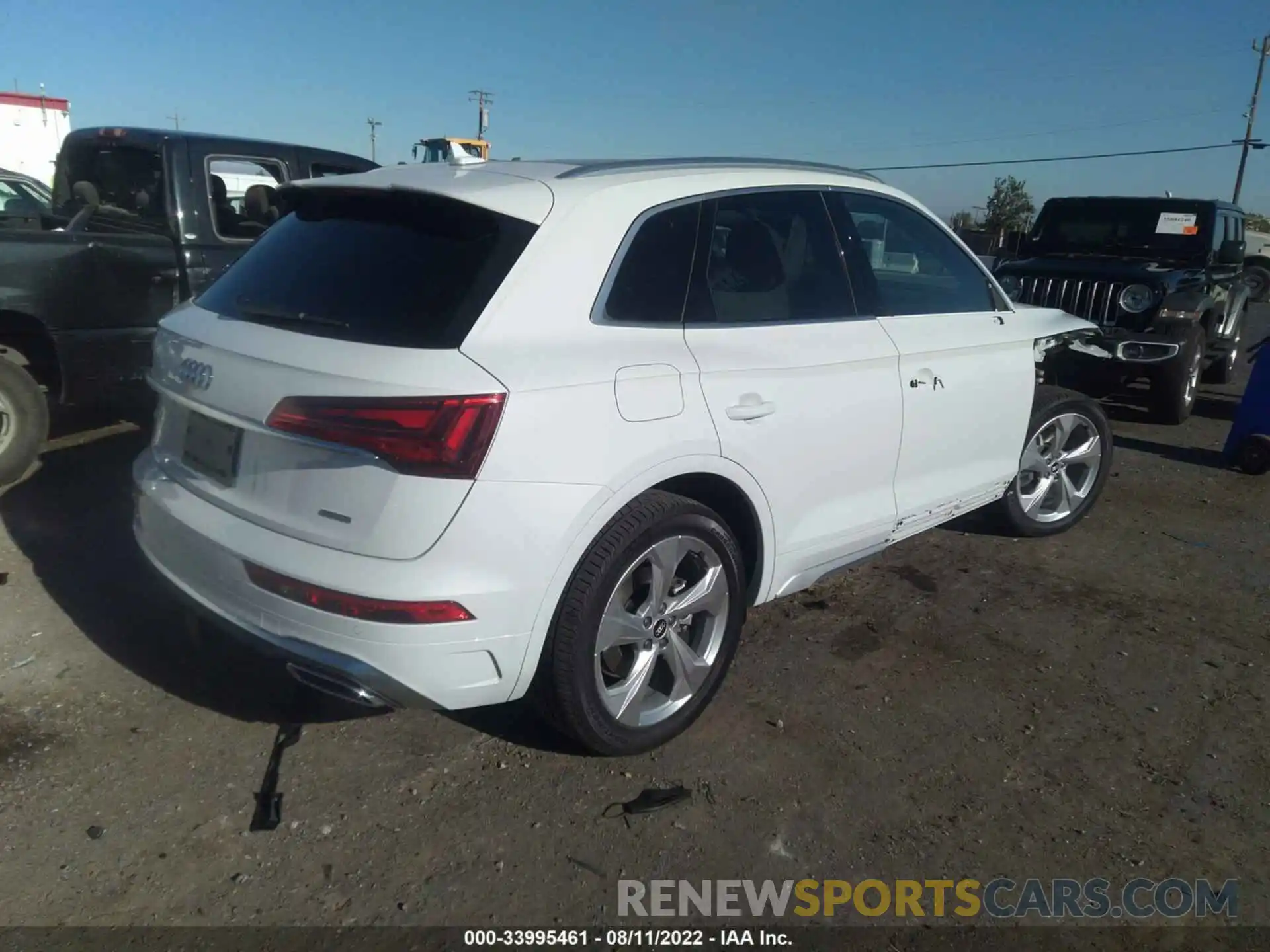 4 Photograph of a damaged car WA1EAAFY6N2046055 AUDI Q5 2022