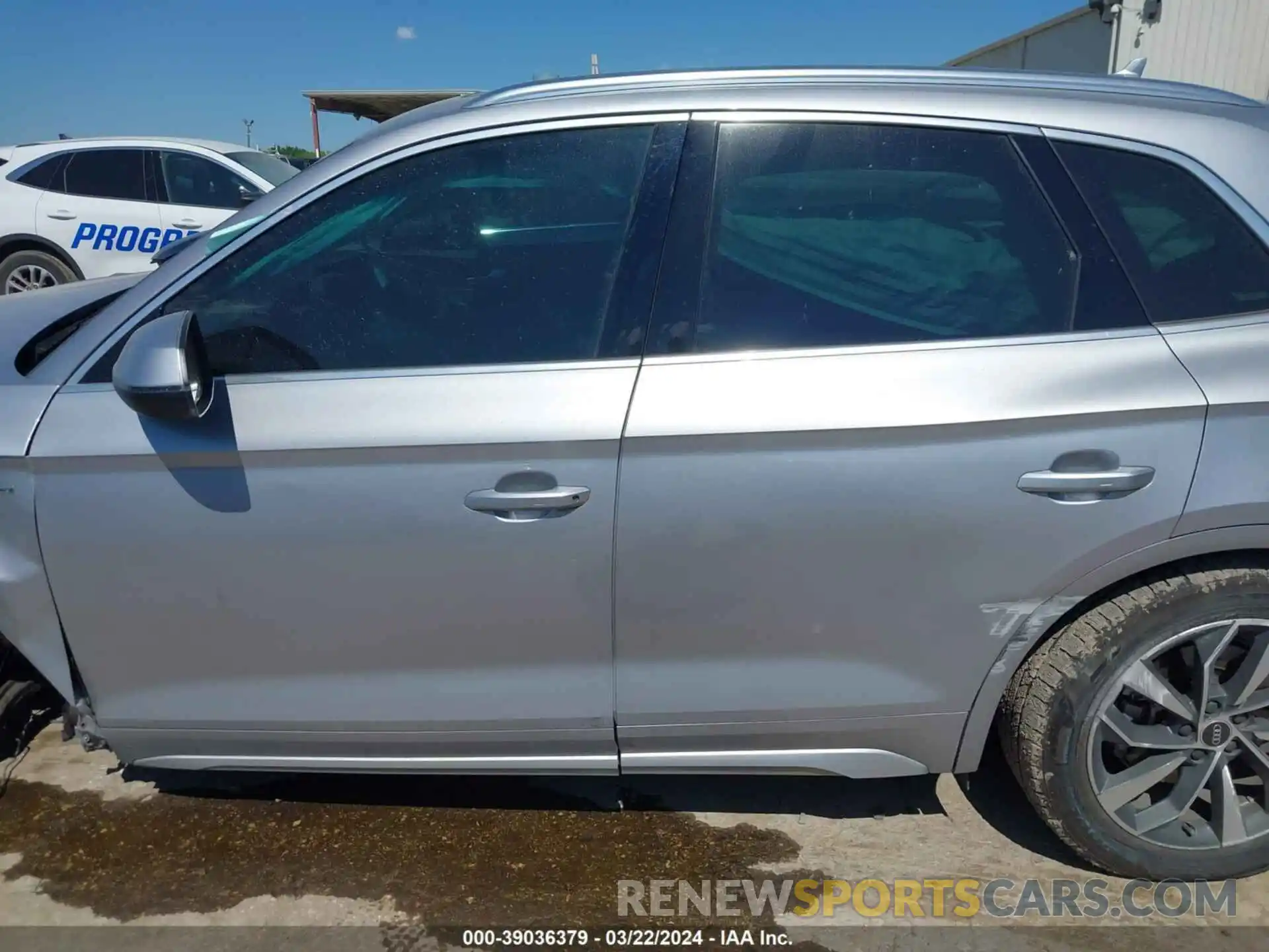 14 Photograph of a damaged car WA1EAAFY6N2115200 AUDI Q5 2022