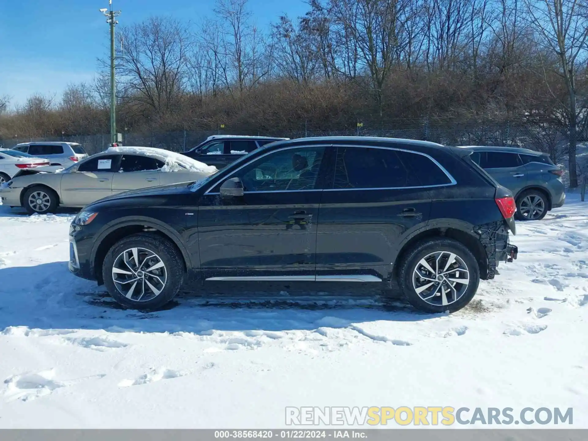 14 Photograph of a damaged car WA1EAAFY7N2054889 AUDI Q5 2022