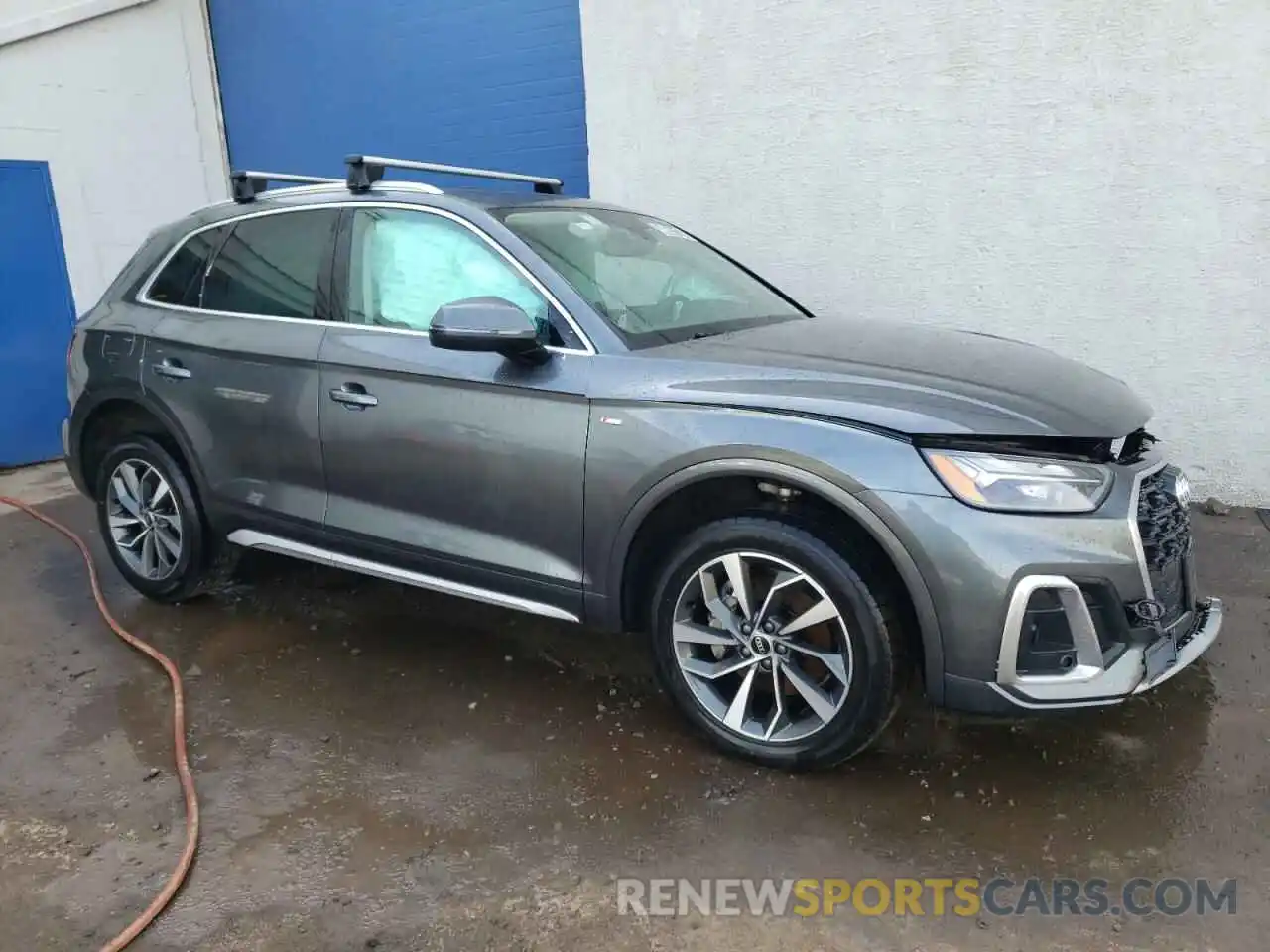 4 Photograph of a damaged car WA1EAAFY7N2069697 AUDI Q5 2022