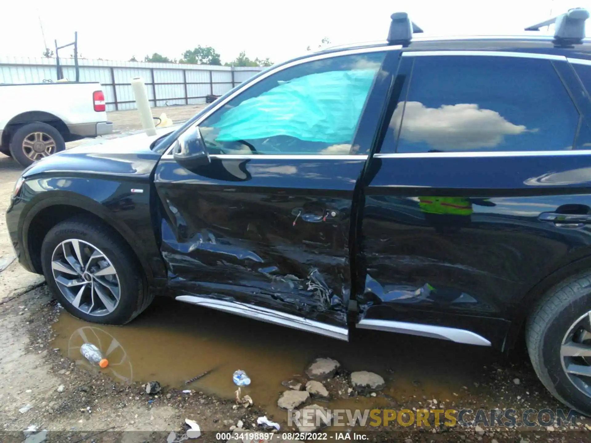 6 Photograph of a damaged car WA1EAAFY7N2070140 AUDI Q5 2022