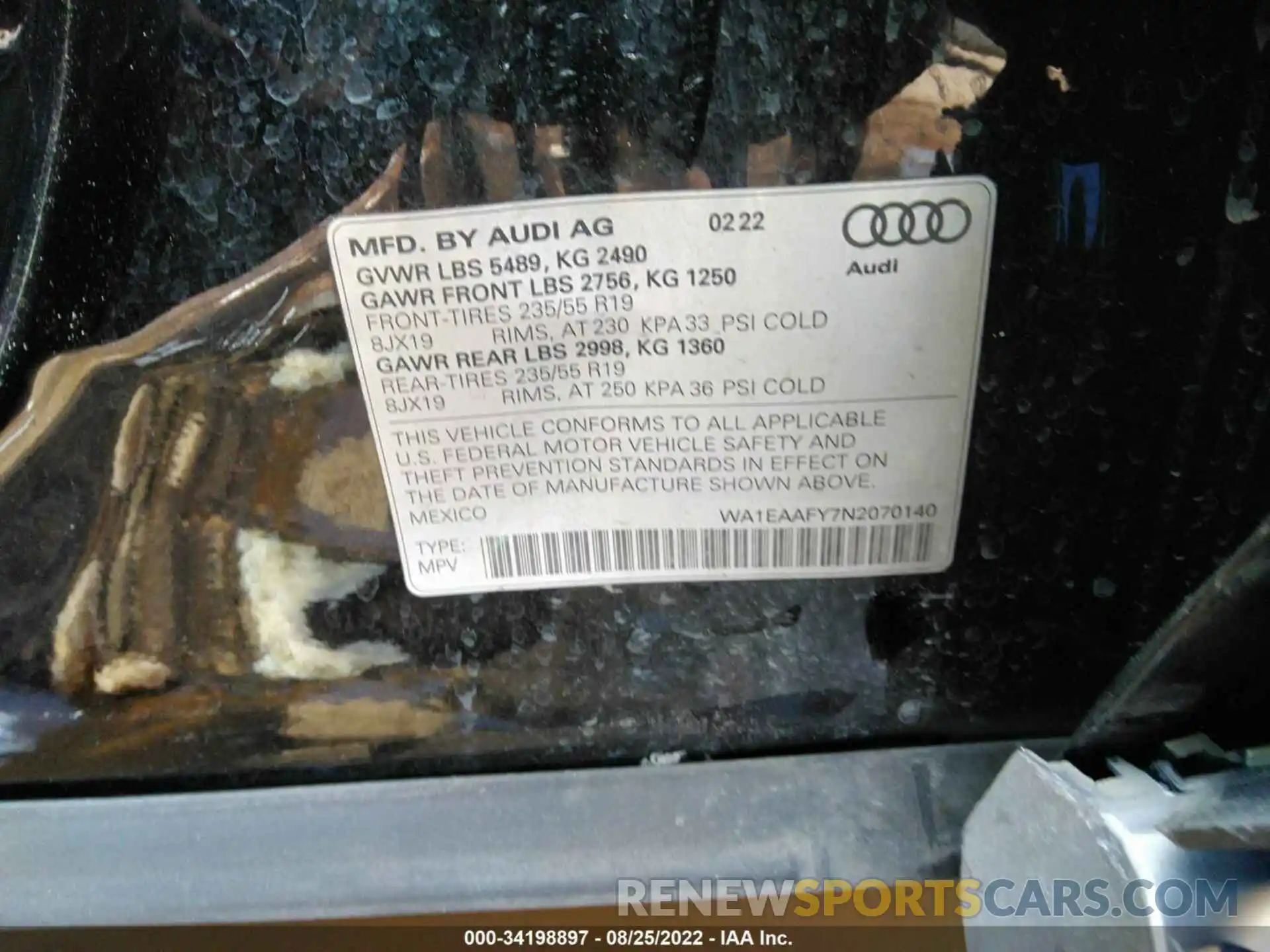 9 Photograph of a damaged car WA1EAAFY7N2070140 AUDI Q5 2022