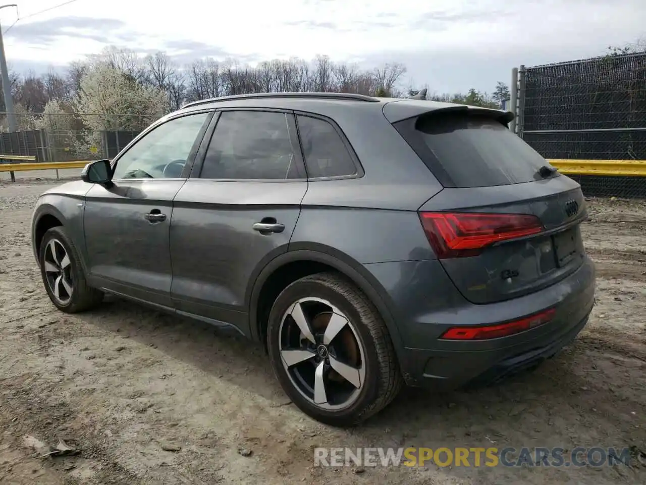 2 Photograph of a damaged car WA1EAAFY7N2087083 AUDI Q5 2022