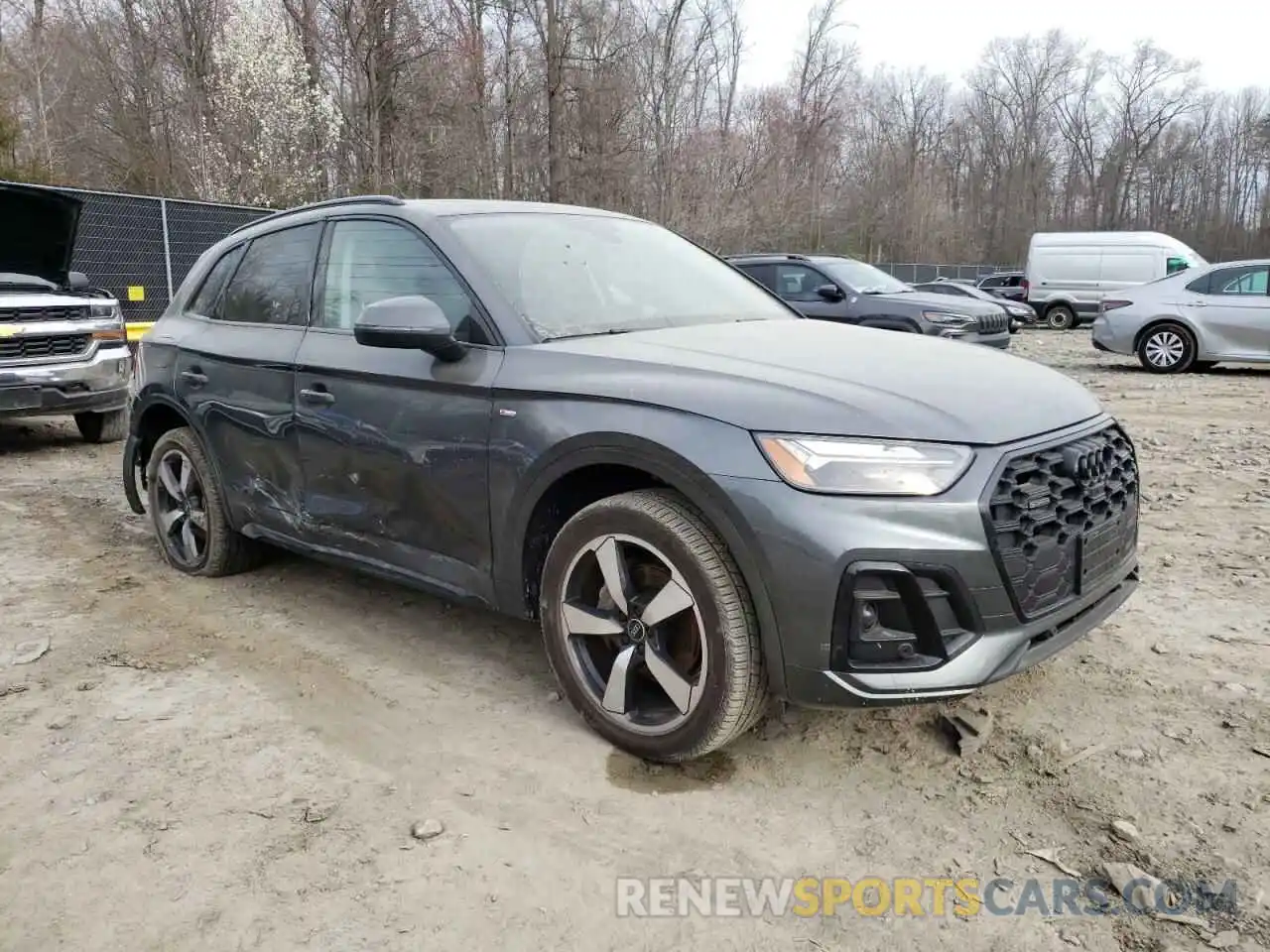 4 Photograph of a damaged car WA1EAAFY7N2087083 AUDI Q5 2022