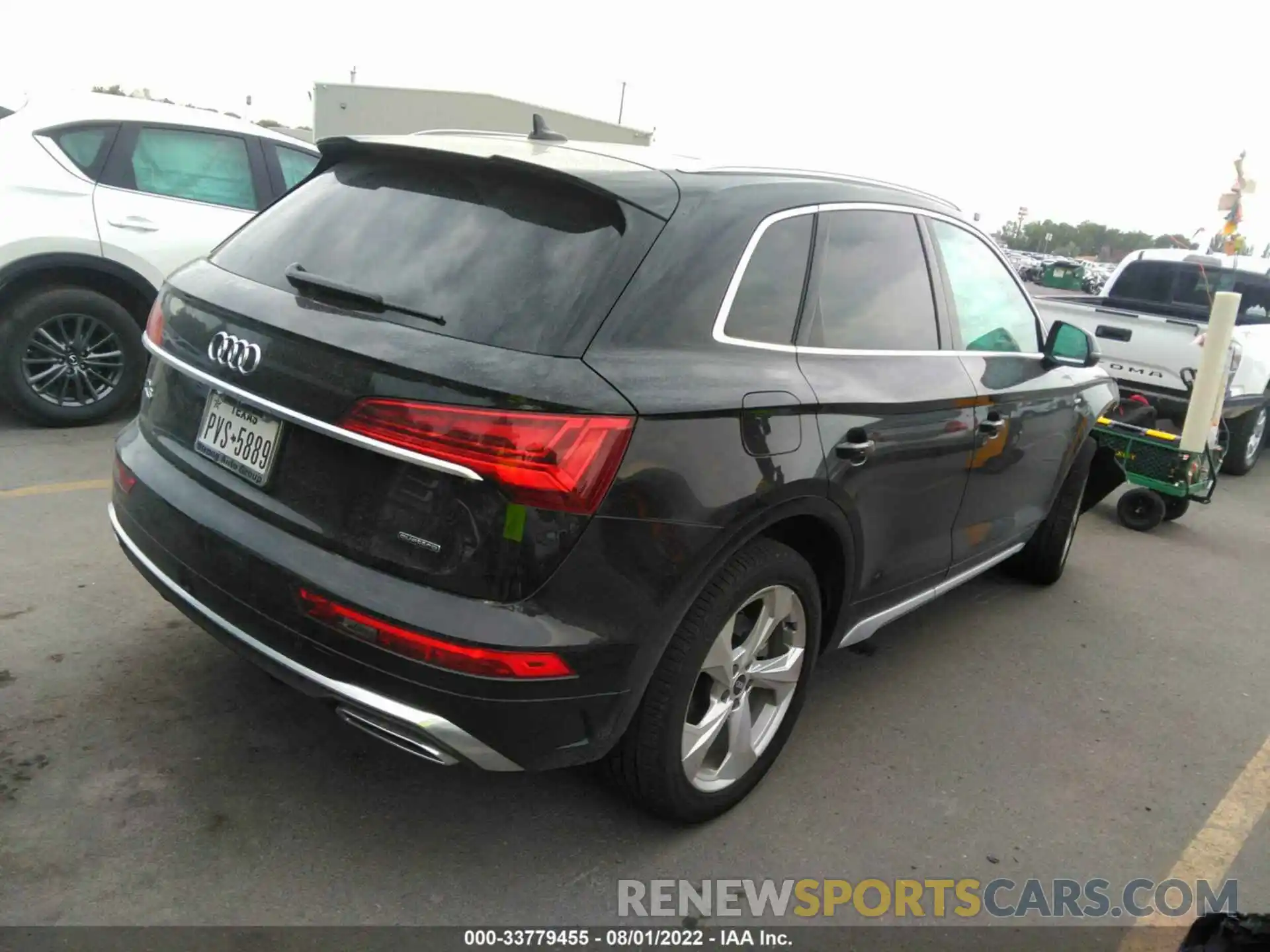 4 Photograph of a damaged car WA1EAAFY8N2015860 AUDI Q5 2022