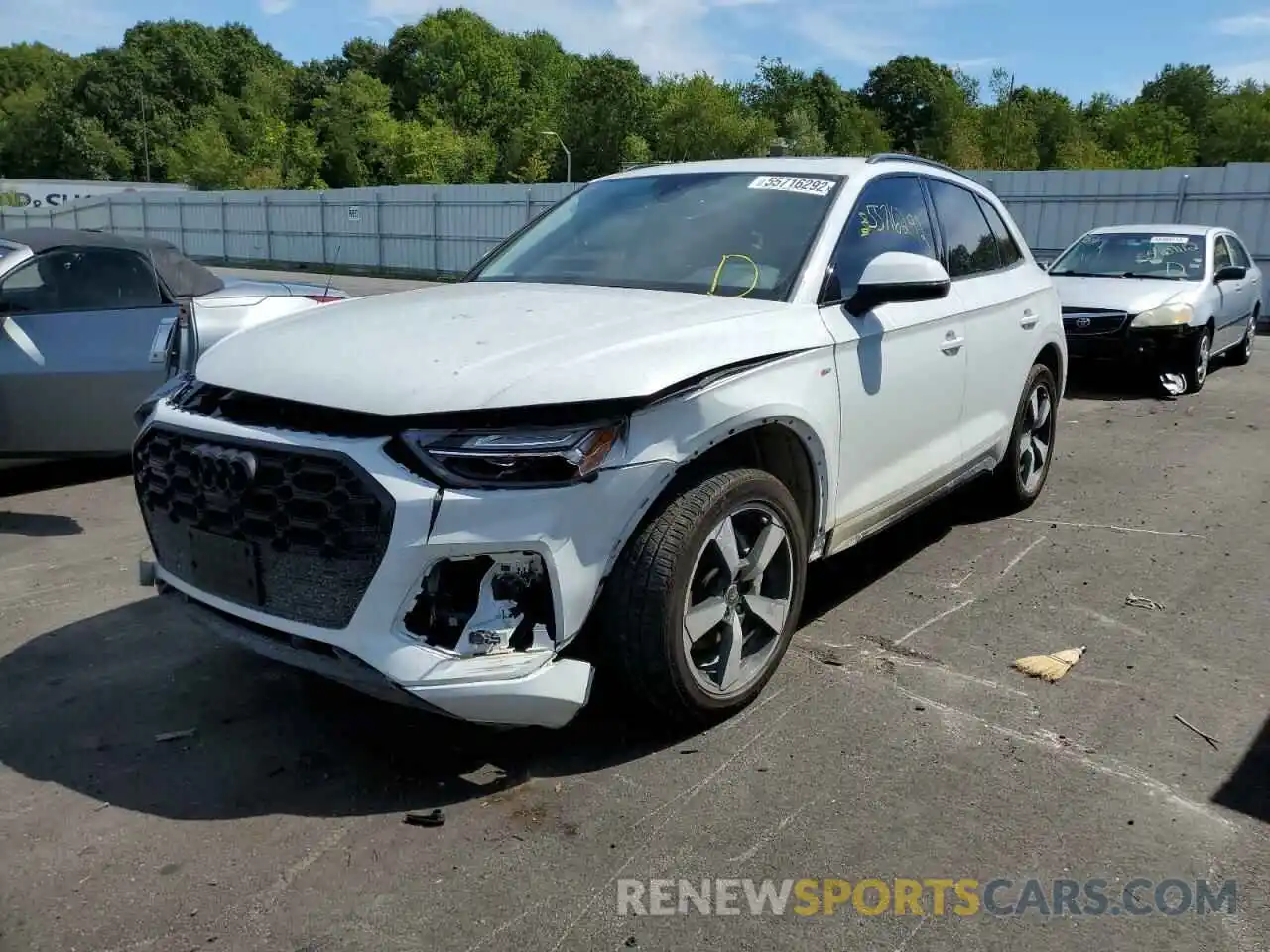 2 Photograph of a damaged car WA1EAAFY9N2021067 AUDI Q5 2022