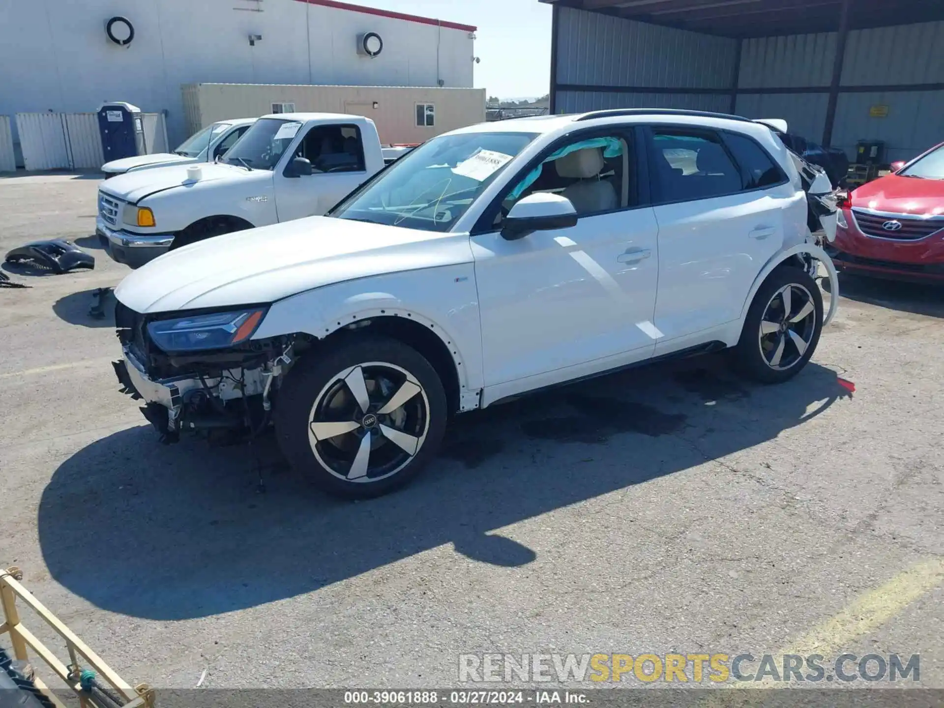 2 Photograph of a damaged car WA1EAAFY9N2122609 AUDI Q5 2022