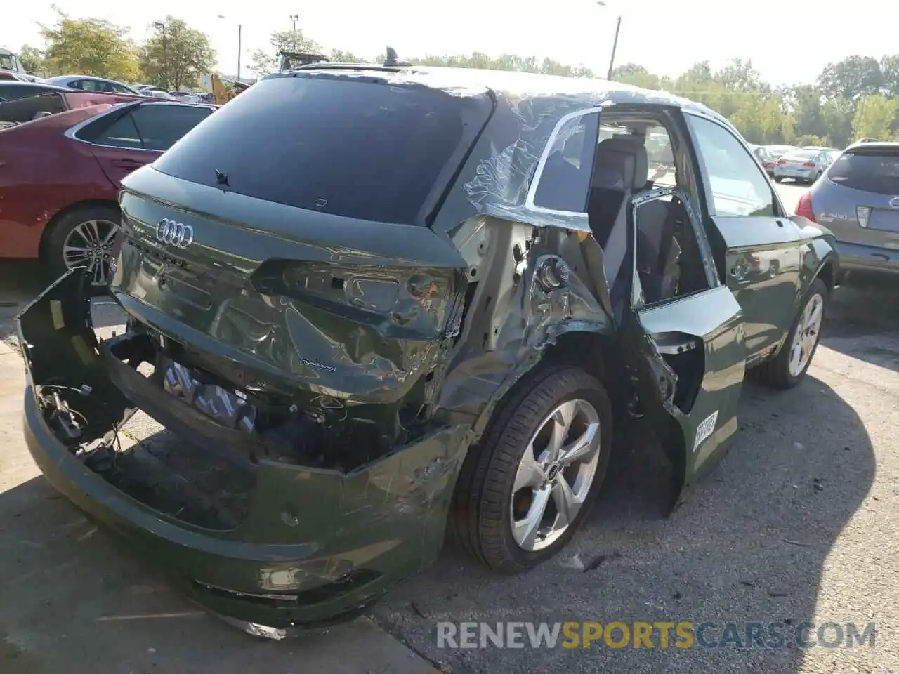 4 Photograph of a damaged car WA1EAAFYXN2042509 AUDI Q5 2022