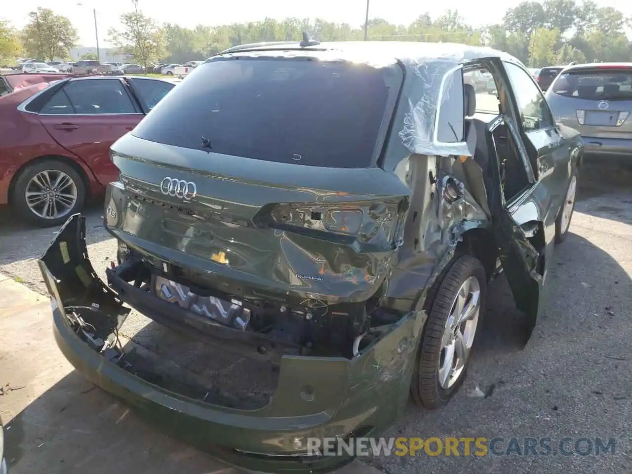 9 Photograph of a damaged car WA1EAAFYXN2042509 AUDI Q5 2022