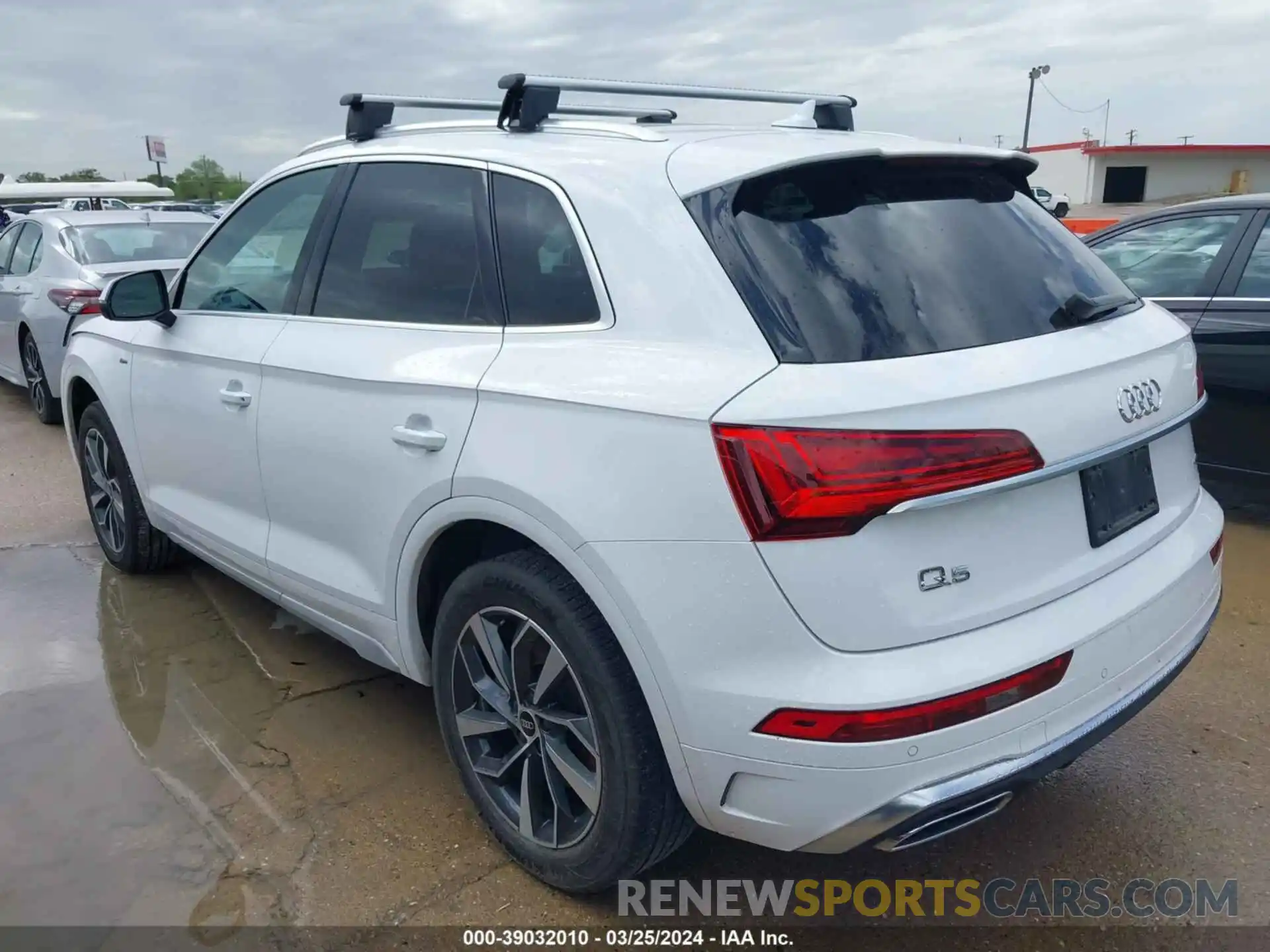 3 Фотография поврежденного автомобиля WA1EAAFYXN2135224 AUDI Q5 2022