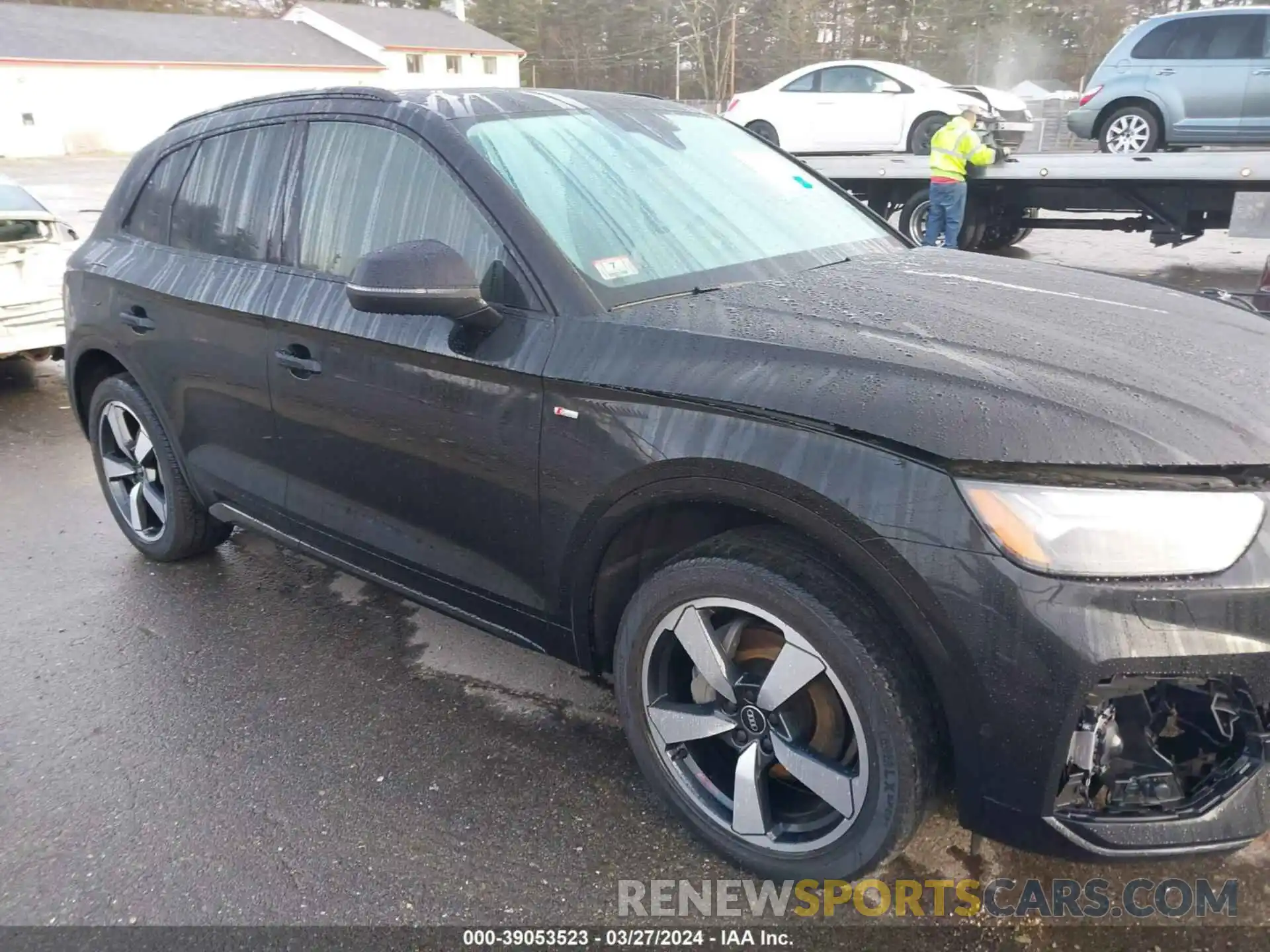 13 Photograph of a damaged car WA1FAAFY1N2110975 AUDI Q5 2022