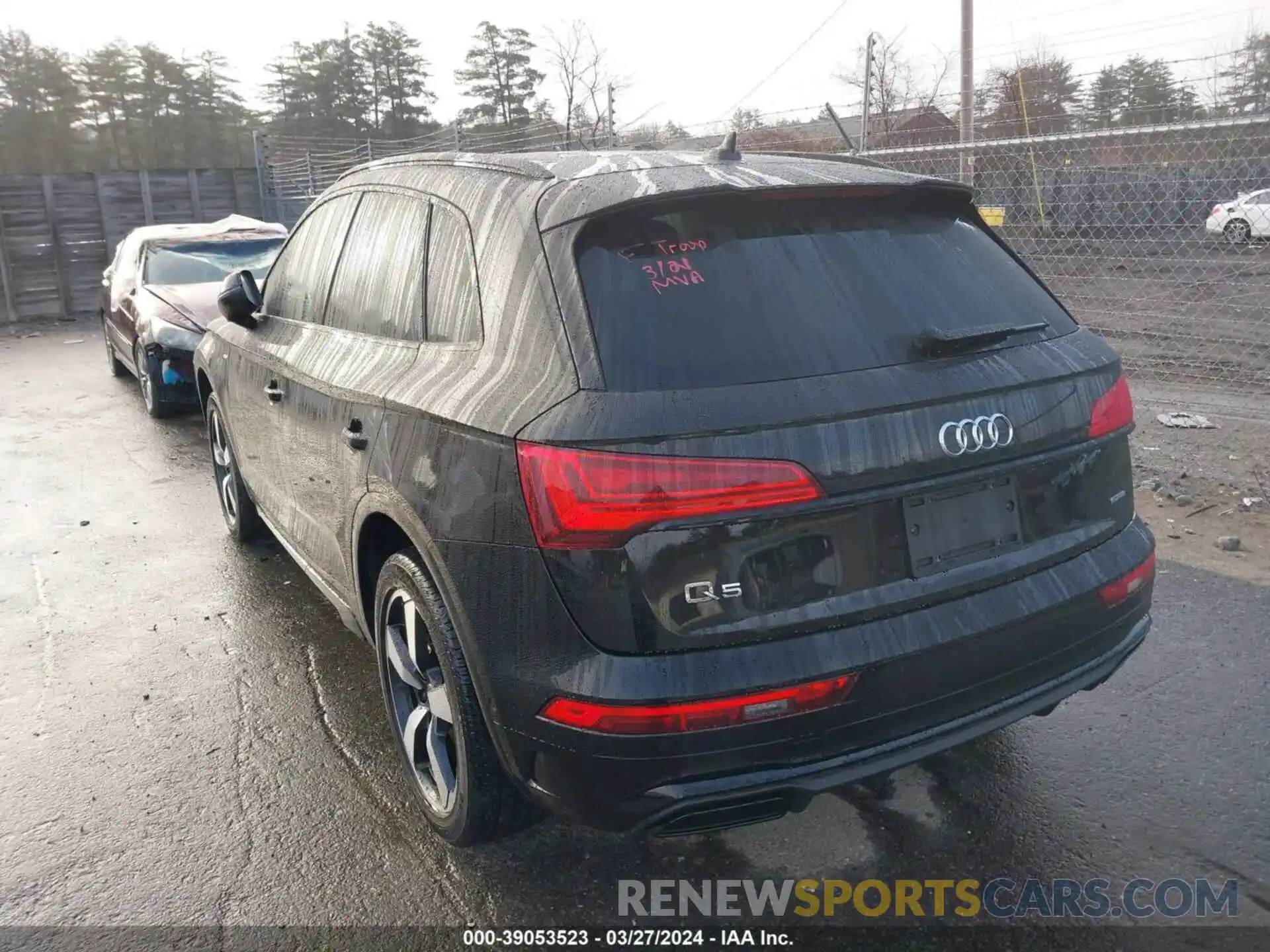 3 Photograph of a damaged car WA1FAAFY1N2110975 AUDI Q5 2022