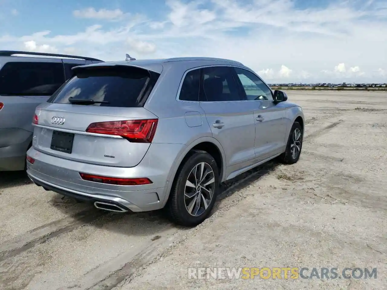 4 Photograph of a damaged car WA1FAAFYXN2042806 AUDI Q5 2022