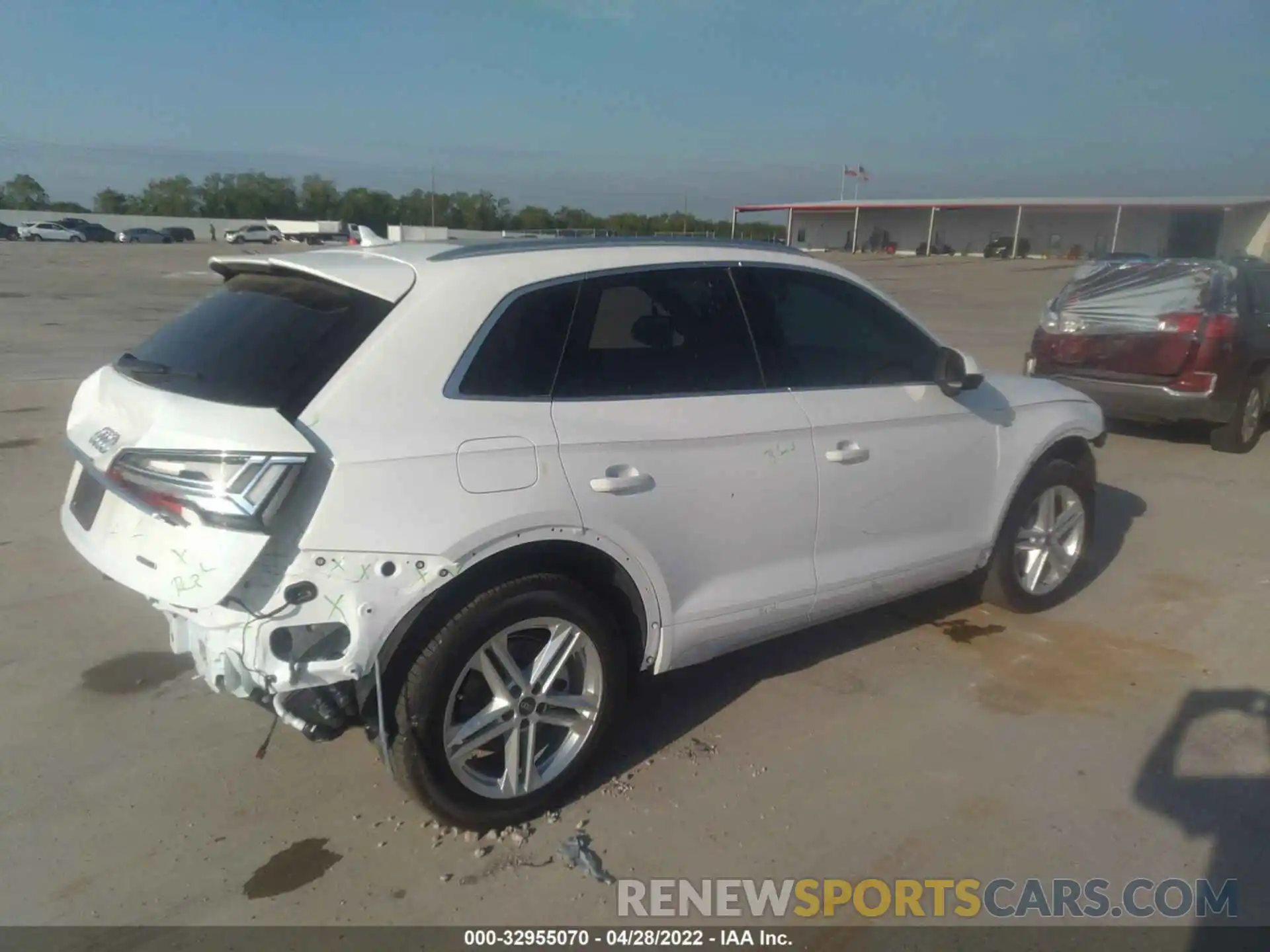 4 Photograph of a damaged car WA1G2AFY0N2004518 AUDI Q5 2022