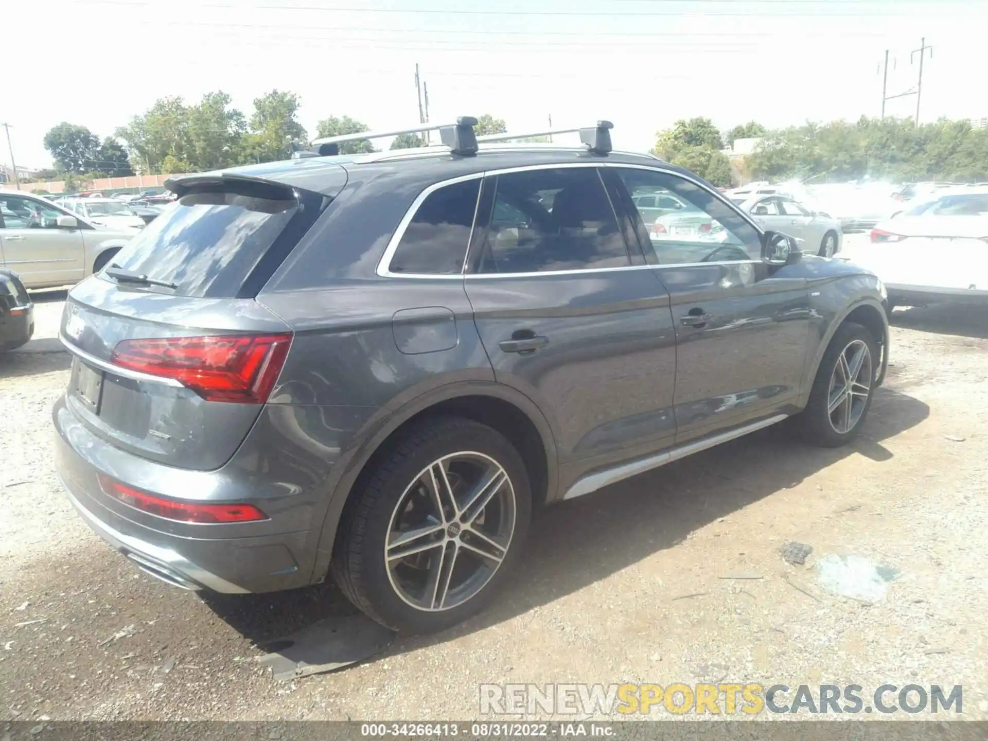 4 Photograph of a damaged car WA1G2AFY2N2008196 AUDI Q5 2022