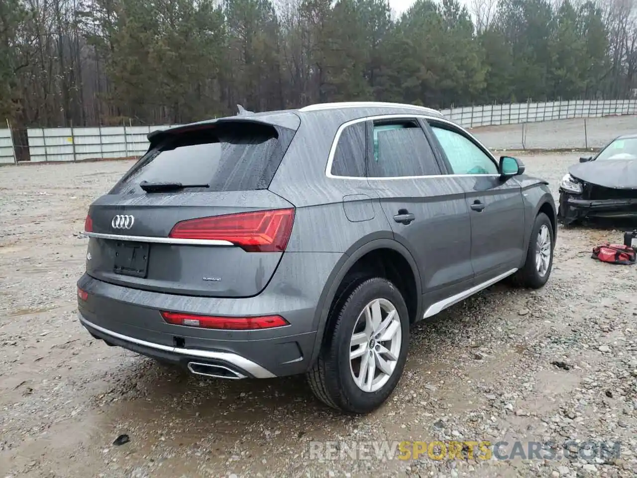 4 Photograph of a damaged car WA1GAAFY2N2005849 AUDI Q5 2022