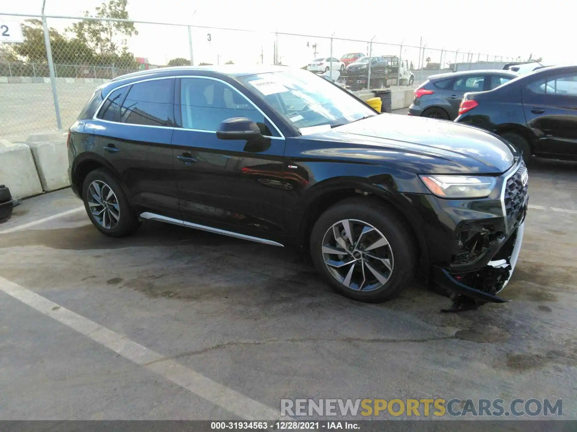 1 Photograph of a damaged car WA1GAAFY5N2019471 AUDI Q5 2022