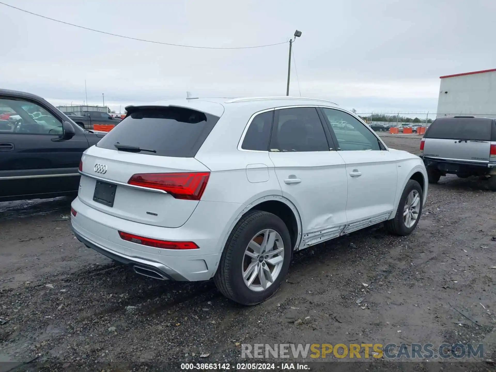 4 Photograph of a damaged car WA1GAAFY5N2056259 AUDI Q5 2022