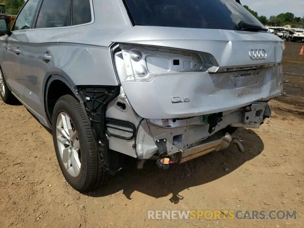 9 Photograph of a damaged car WA1GAAFY7N2002106 AUDI Q5 2022