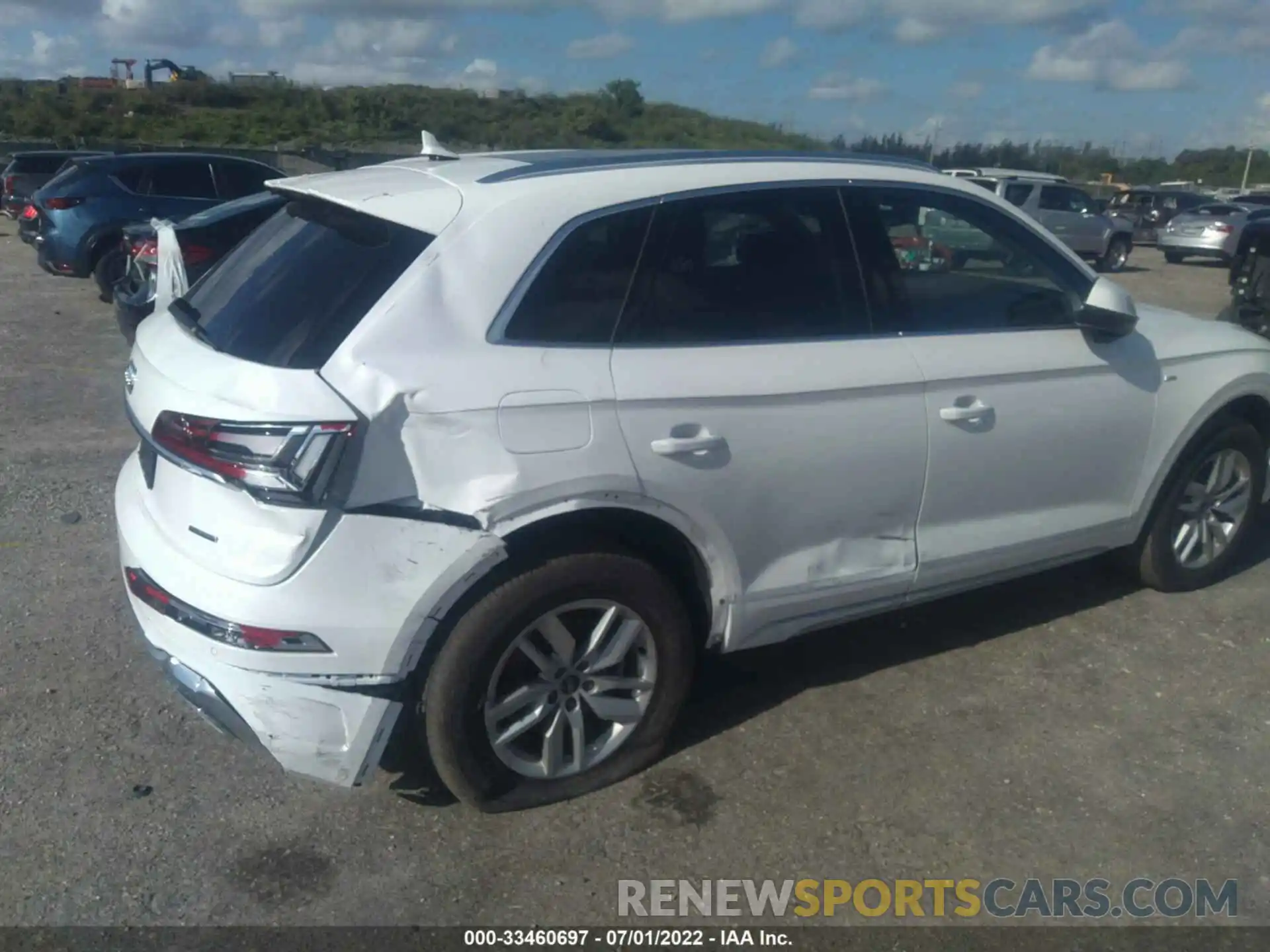 6 Photograph of a damaged car WA1GAAFY7N2056845 AUDI Q5 2022