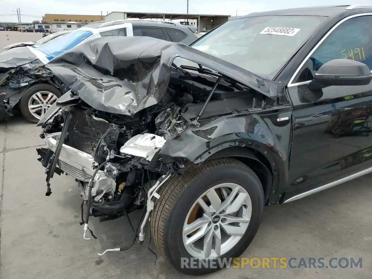 9 Photograph of a damaged car WA1GAAFY9N2004682 AUDI Q5 2022