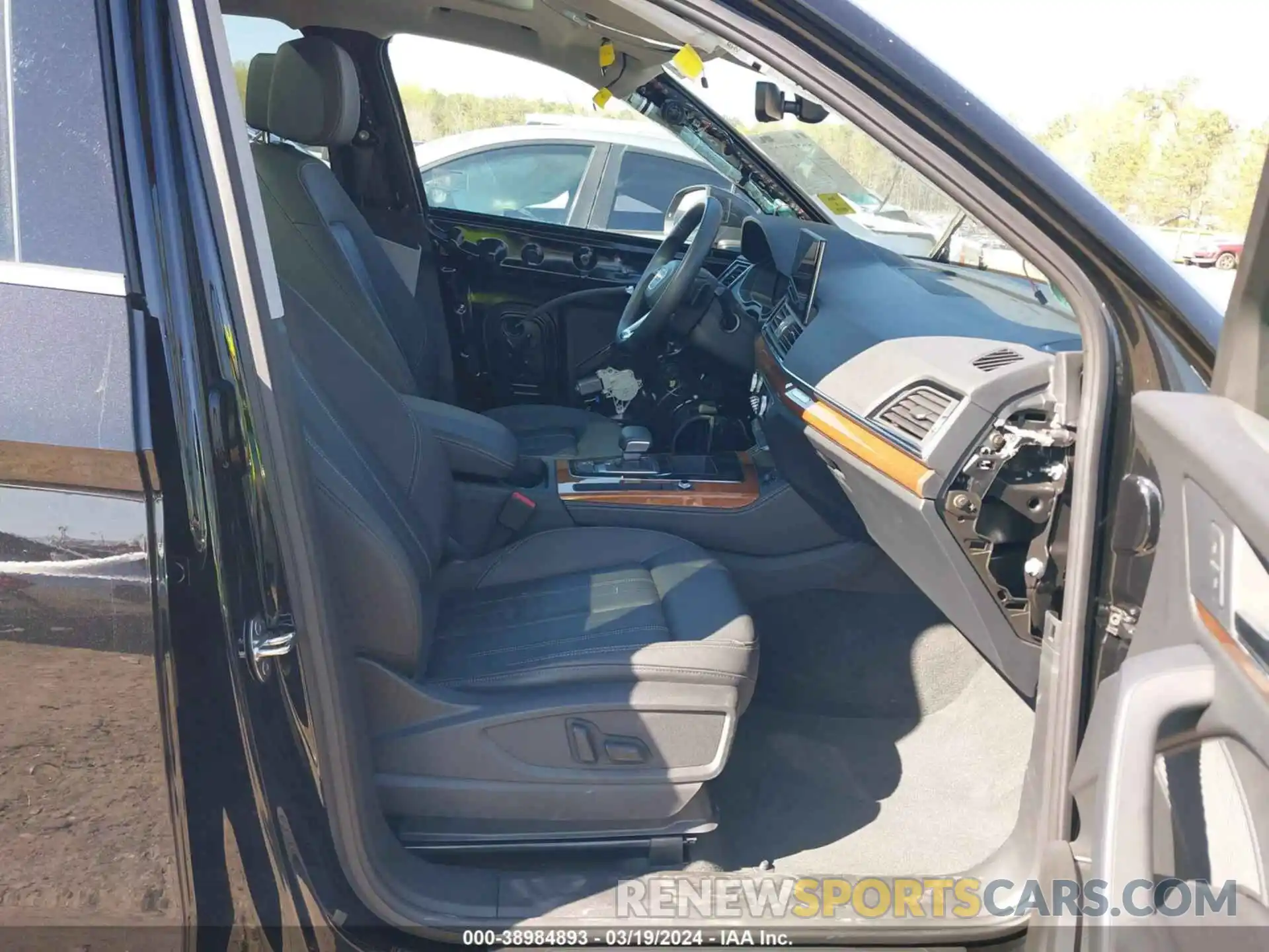 5 Photograph of a damaged car WA1BBAFYXP2004507 AUDI Q5 2023