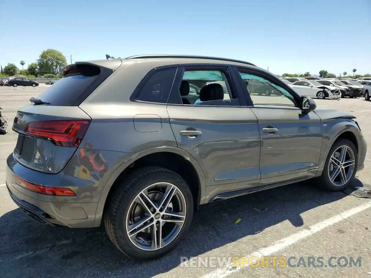 3 Photograph of a damaged car WA1E2AFY4P2073769 AUDI Q5 2023