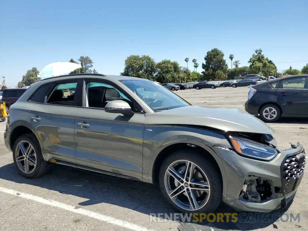 4 Photograph of a damaged car WA1E2AFY4P2073769 AUDI Q5 2023