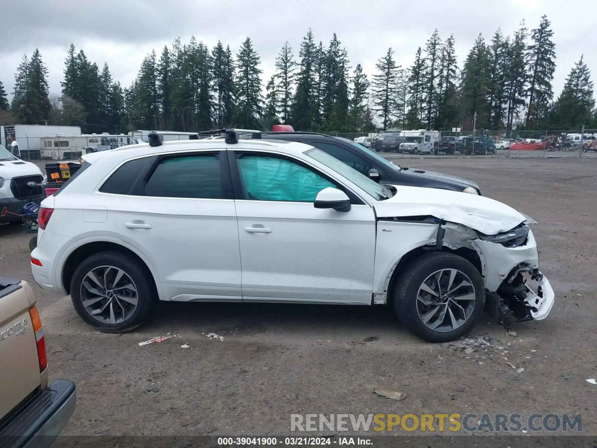 14 Photograph of a damaged car WA1EAAFY5P2099655 AUDI Q5 2023