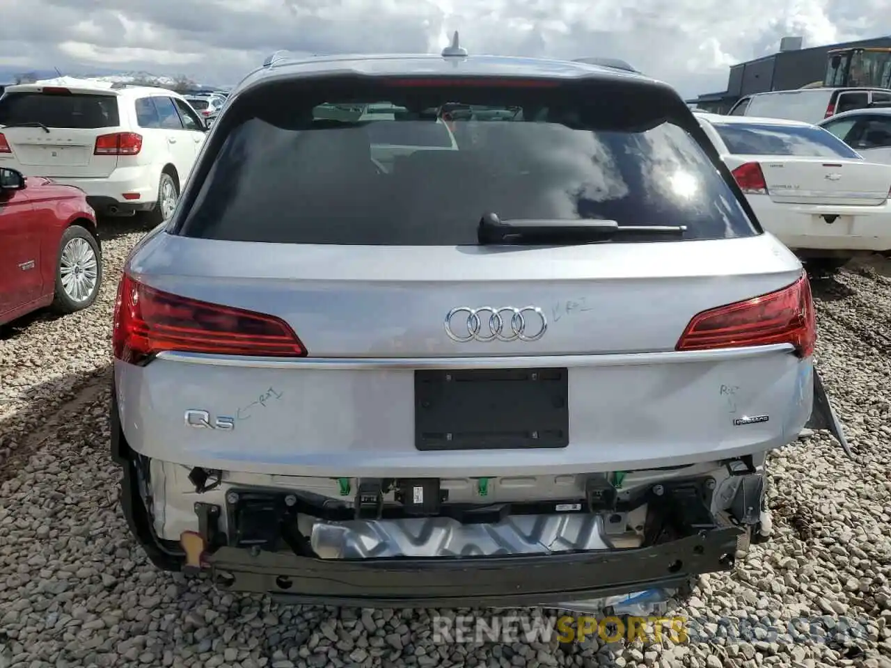 6 Photograph of a damaged car WA1EAAFY8P2003467 AUDI Q5 2023